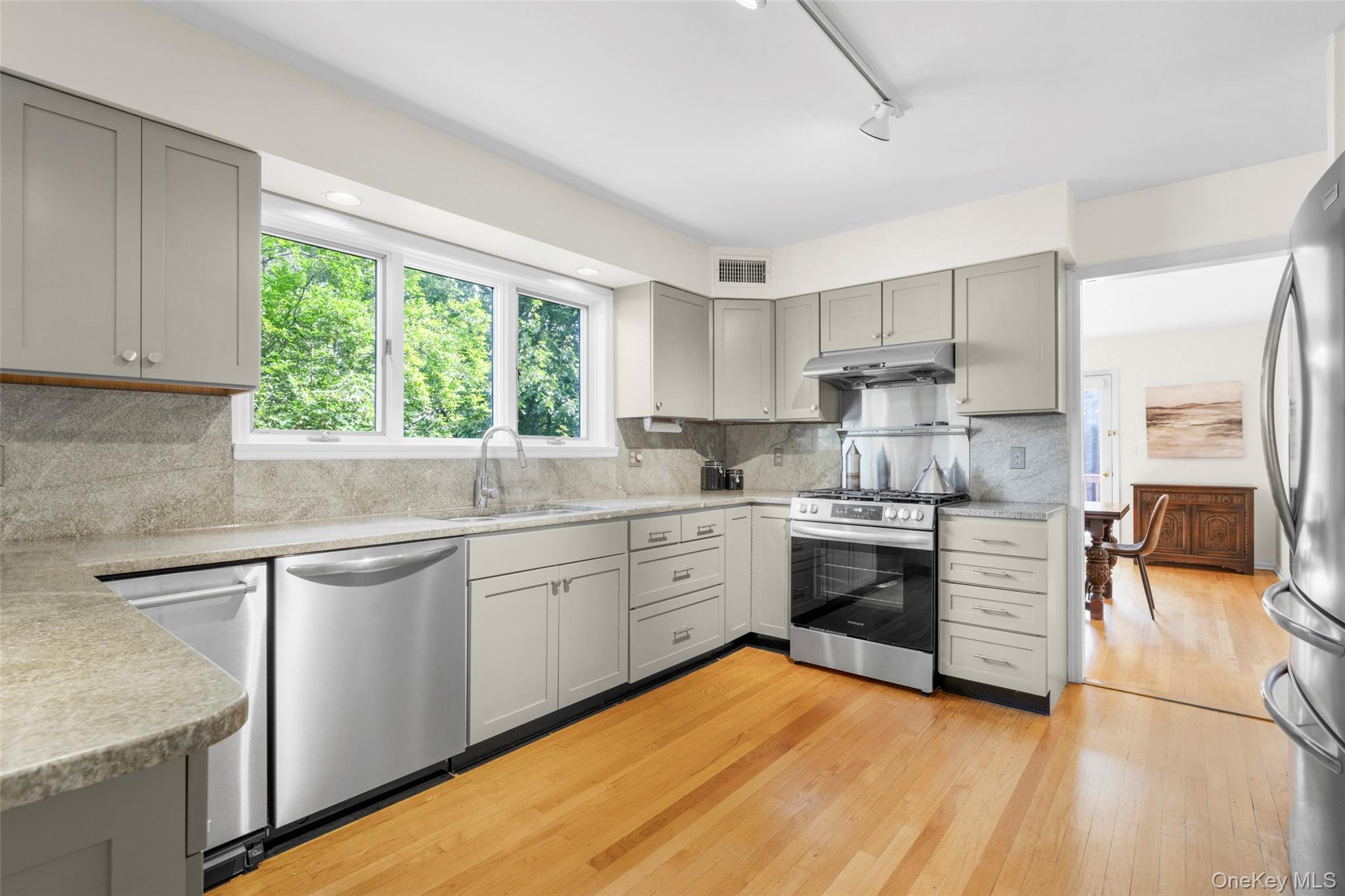 11 Cambridge Court, Larchmont, NY 10538