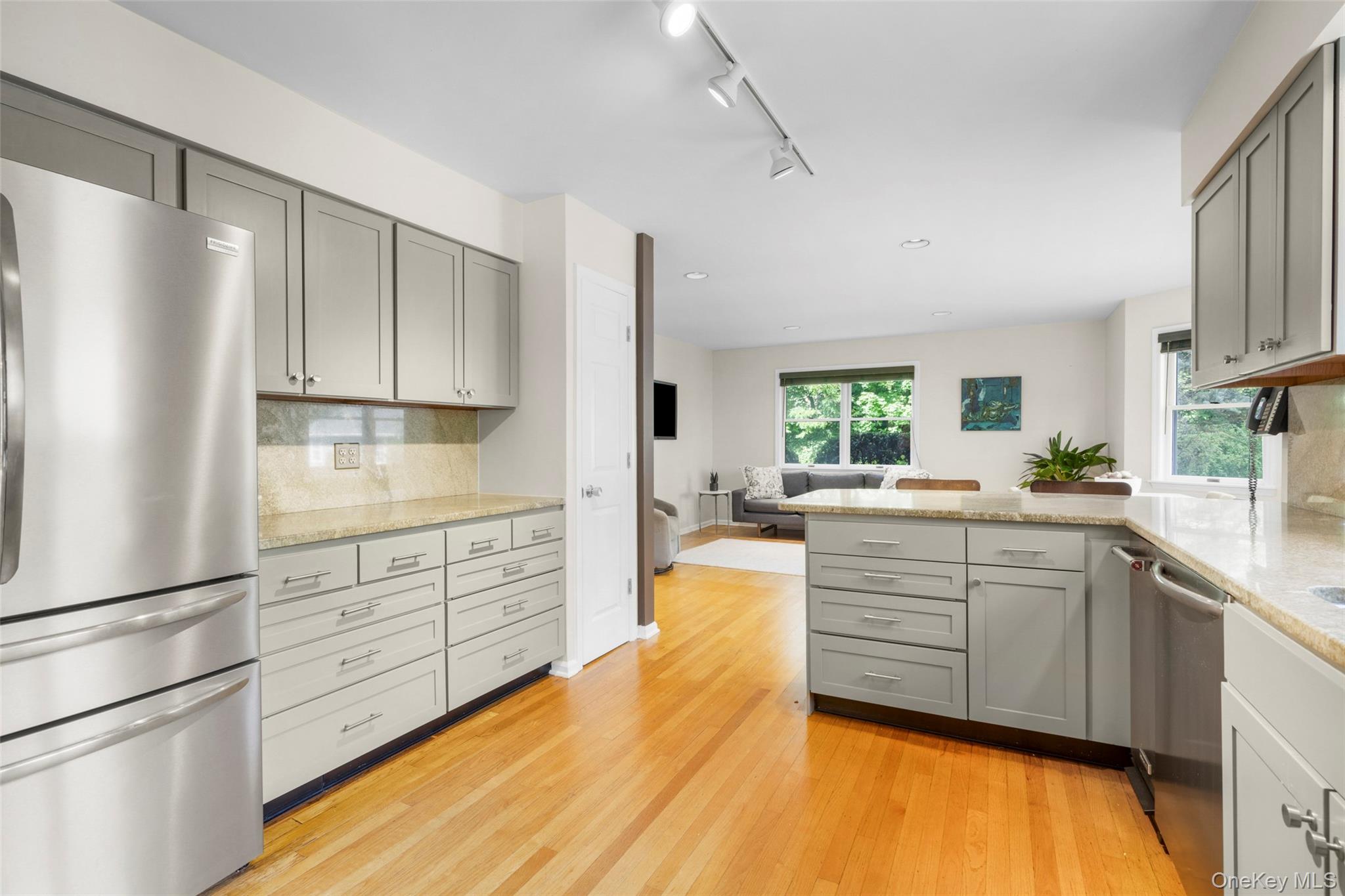 11 Cambridge Court, Larchmont, NY 10538