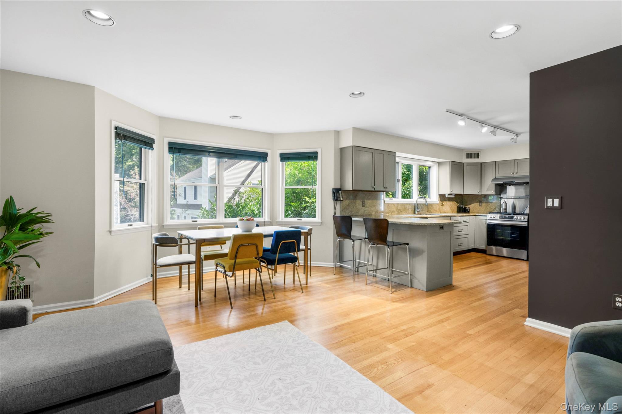 11 Cambridge Court, Larchmont, NY 10538