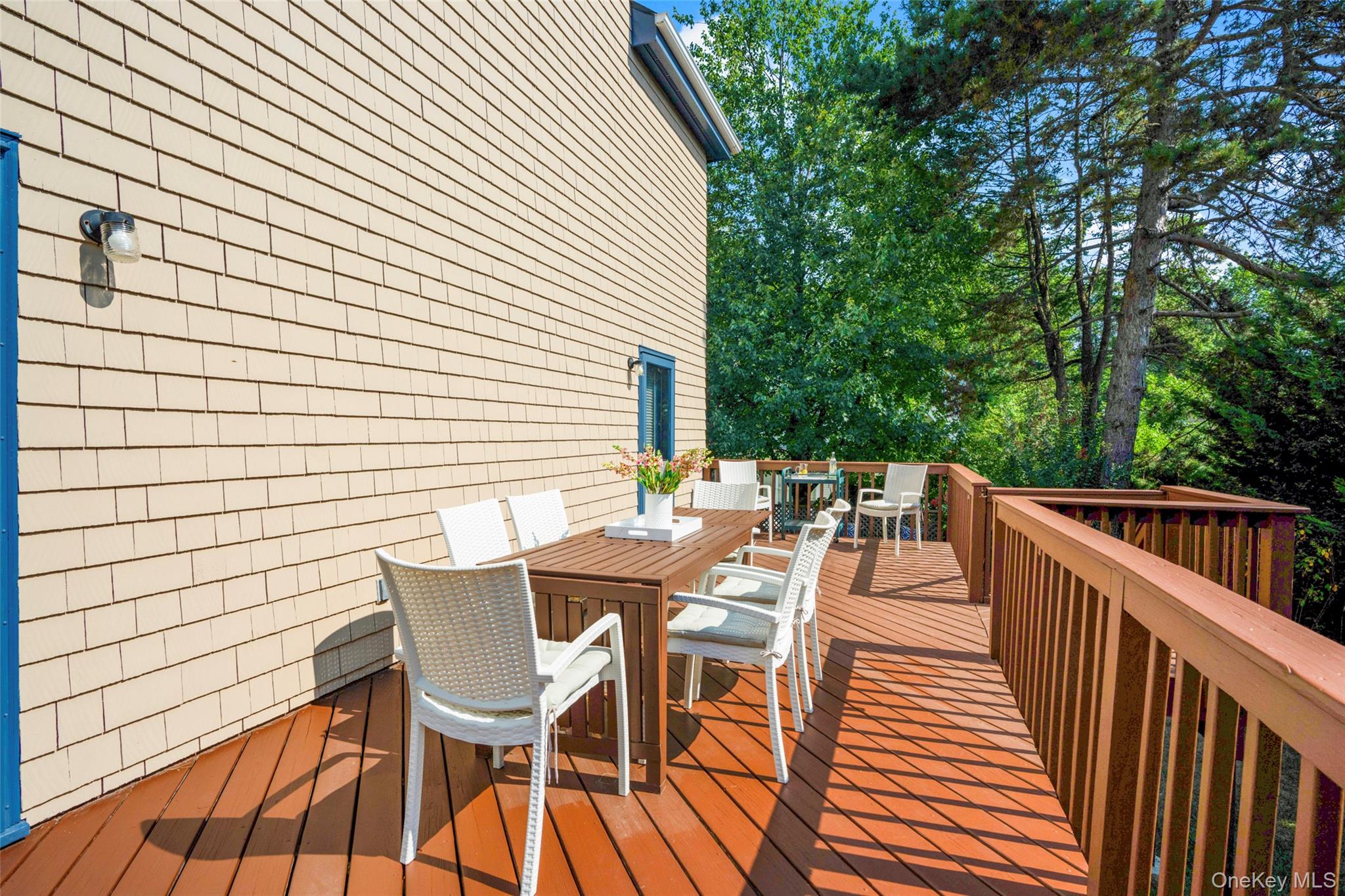 11 Cambridge Court, Larchmont, NY 10538