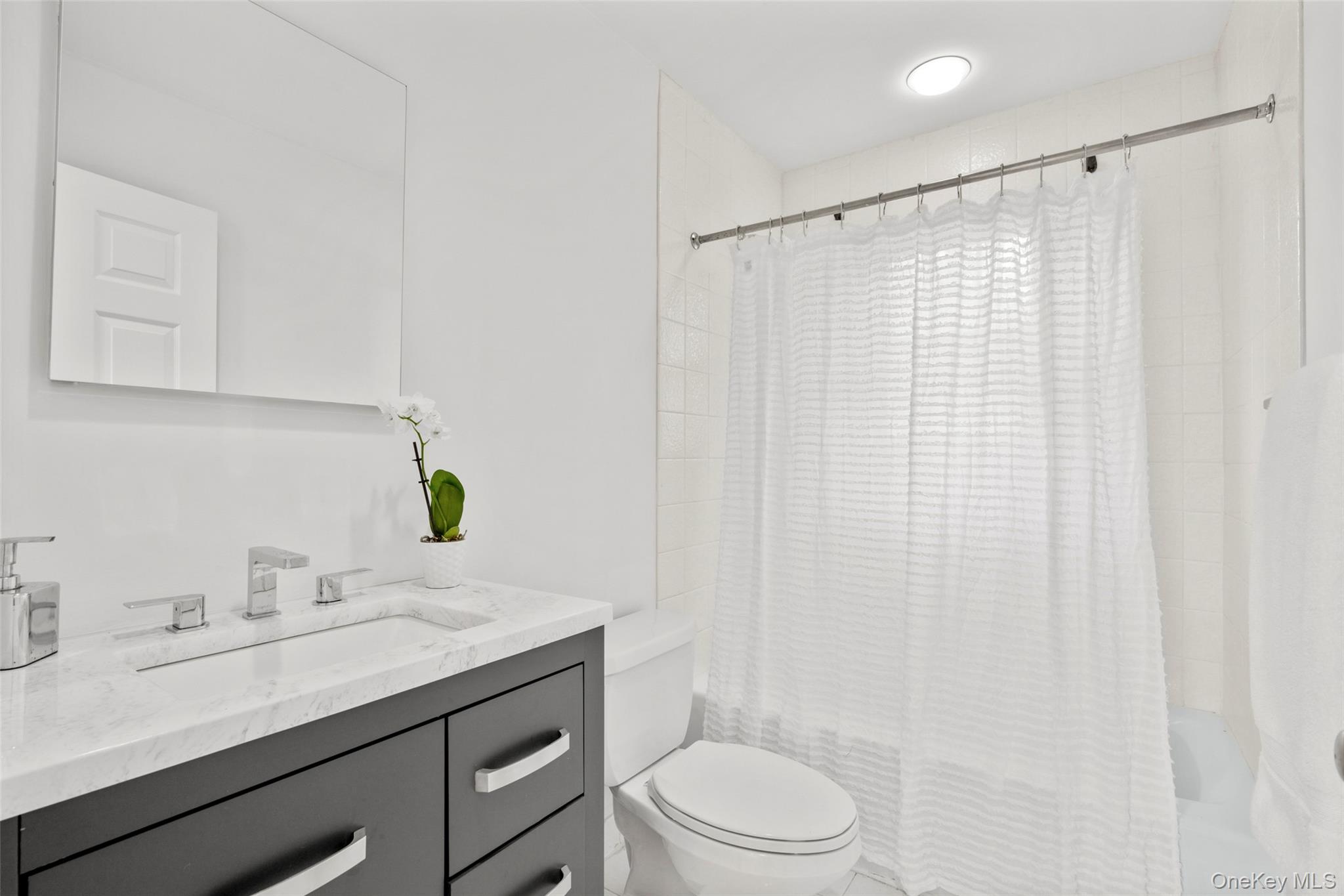 11 Cambridge Court, Larchmont, NY 10538