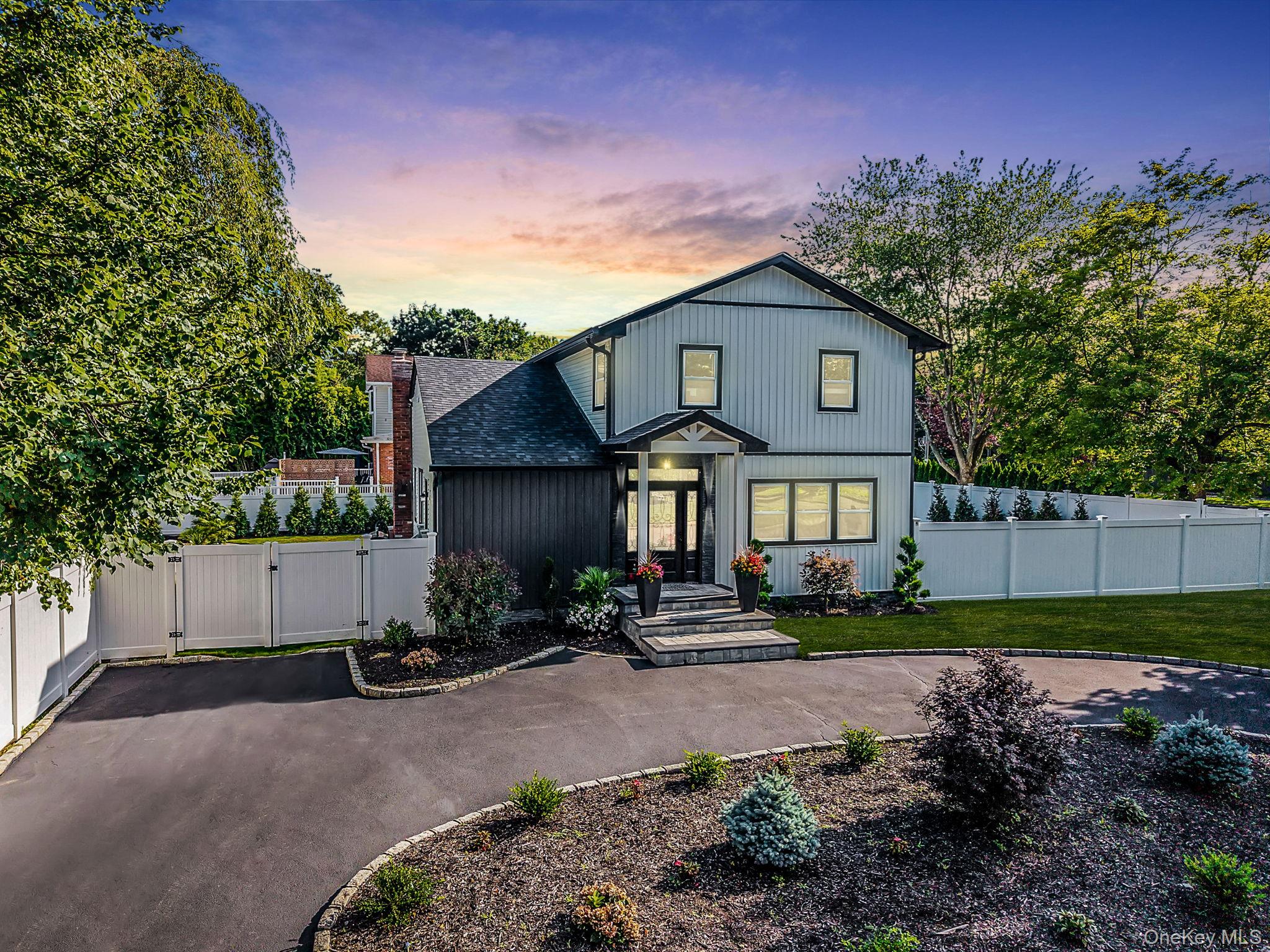 2 Polo Street, Dix Hills, NY 11746