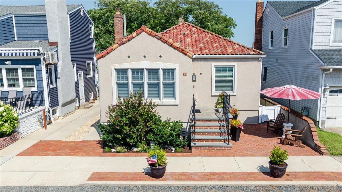 18 Curley Street, Long Beach, NY 11561