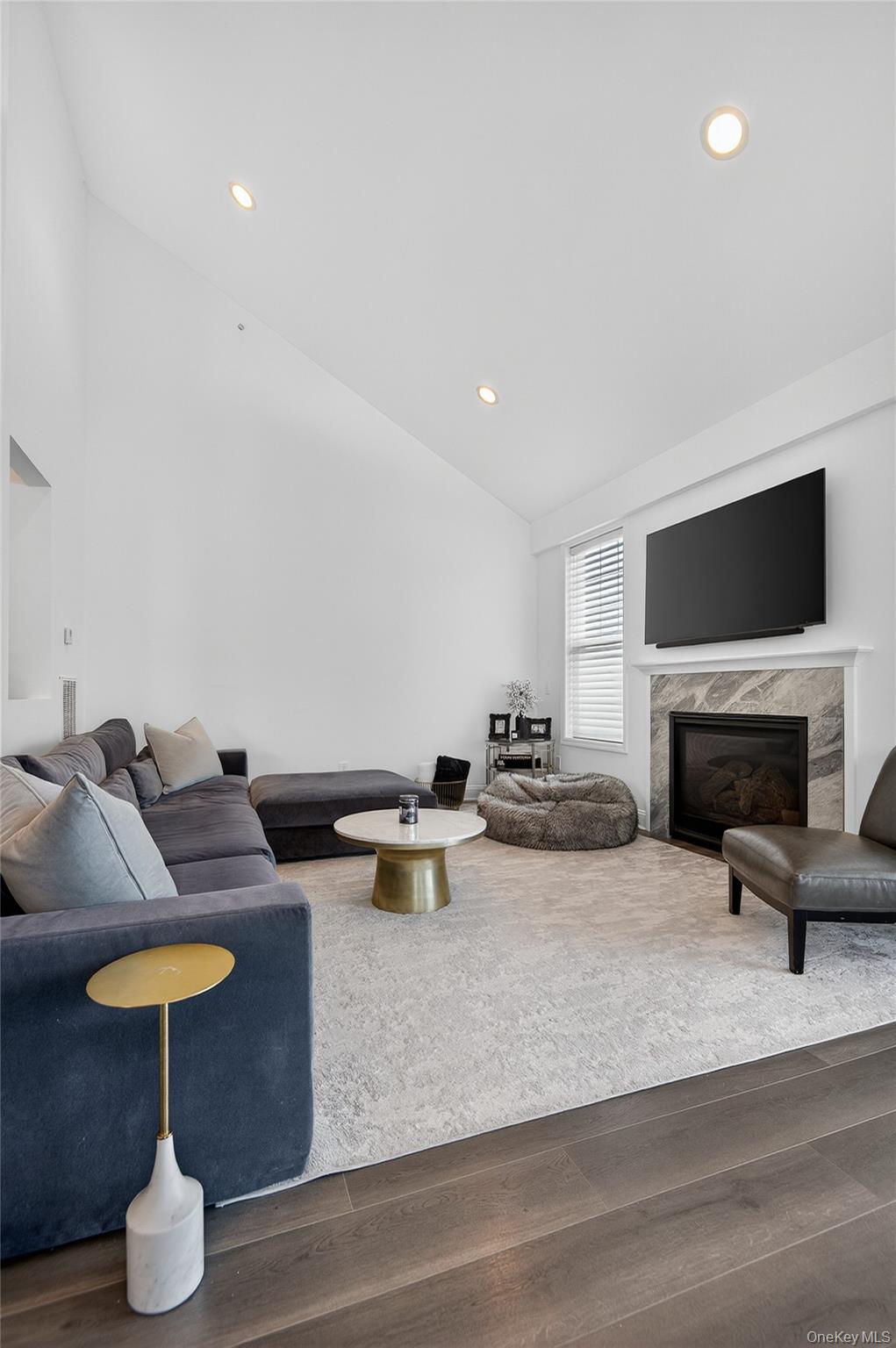 2202 Townhome Way, Huntington Station, NY 11746