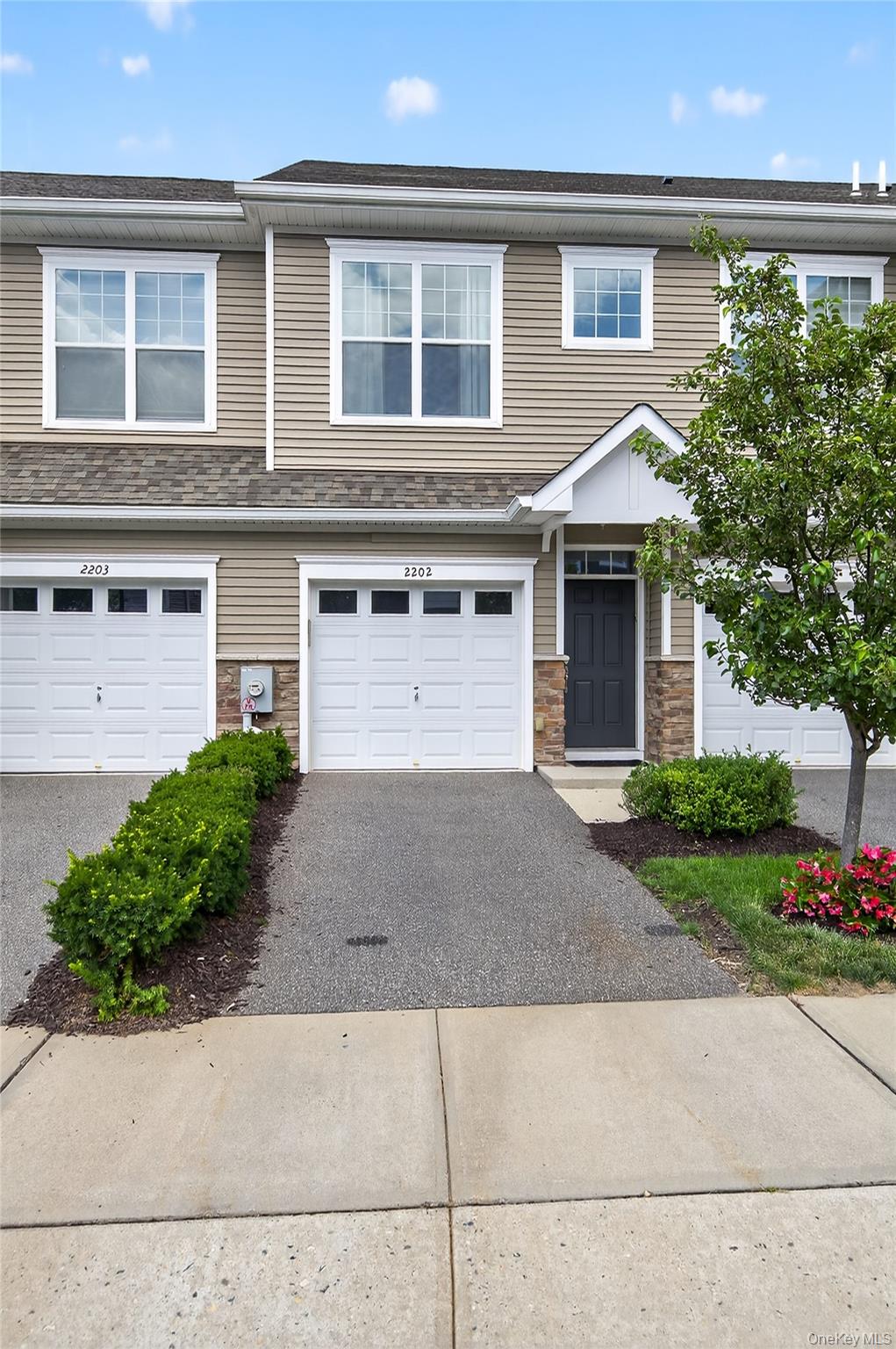 2202 Townhome Way, Huntington Station, NY 11746