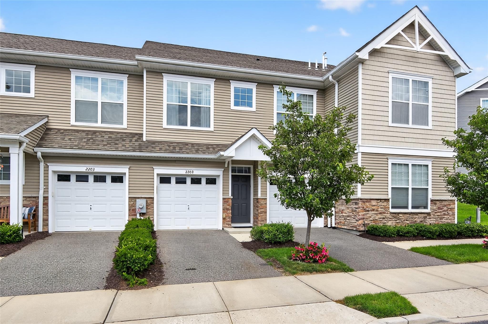 2202 Townhome Way, Huntington Station, NY 11746