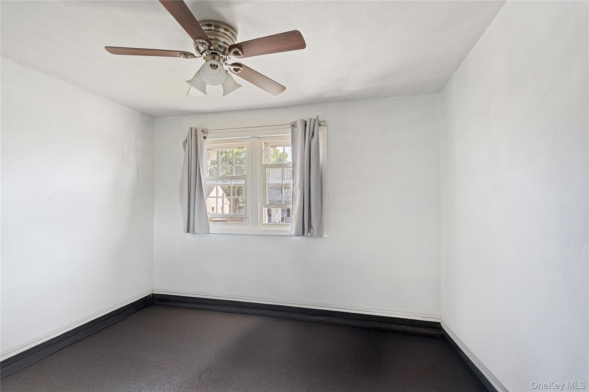 245 Lido Parkway, Lindenhurst, NY 11757