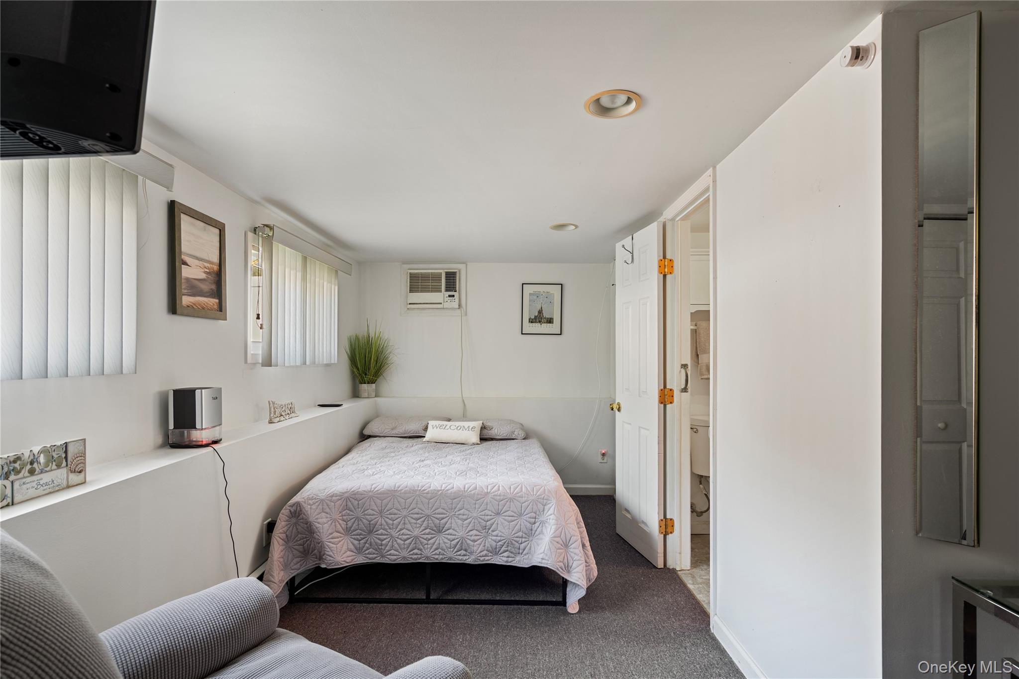 245 Lido Parkway, Lindenhurst, NY 11757