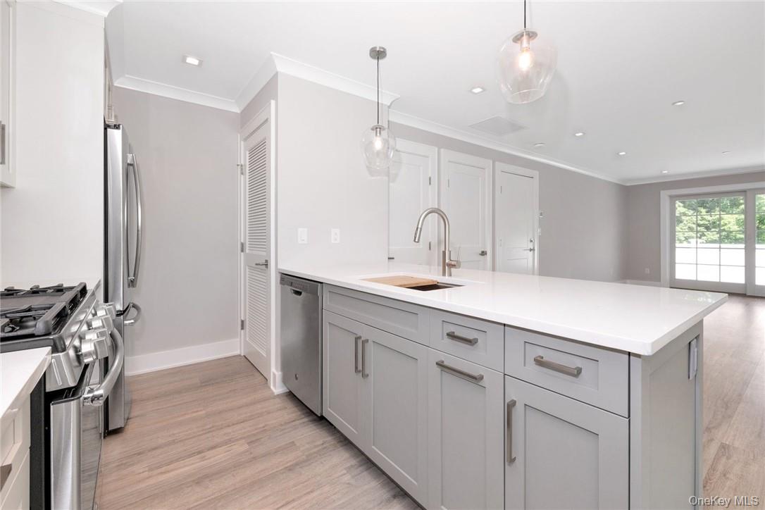 470 Main Street # 10, Armonk, NY 10504