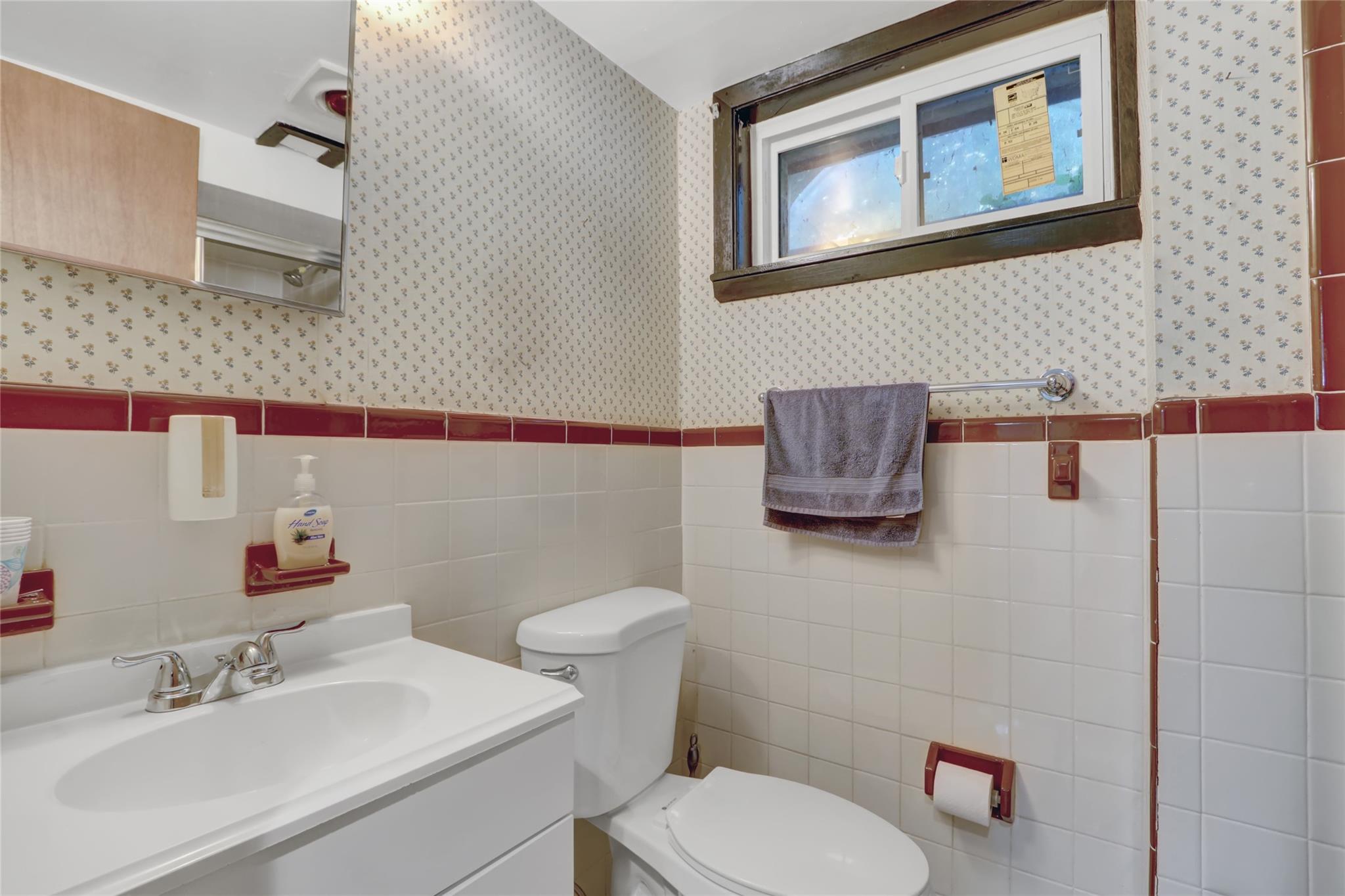 142 Kamda Boulevard, New Hyde Park, NY 11040