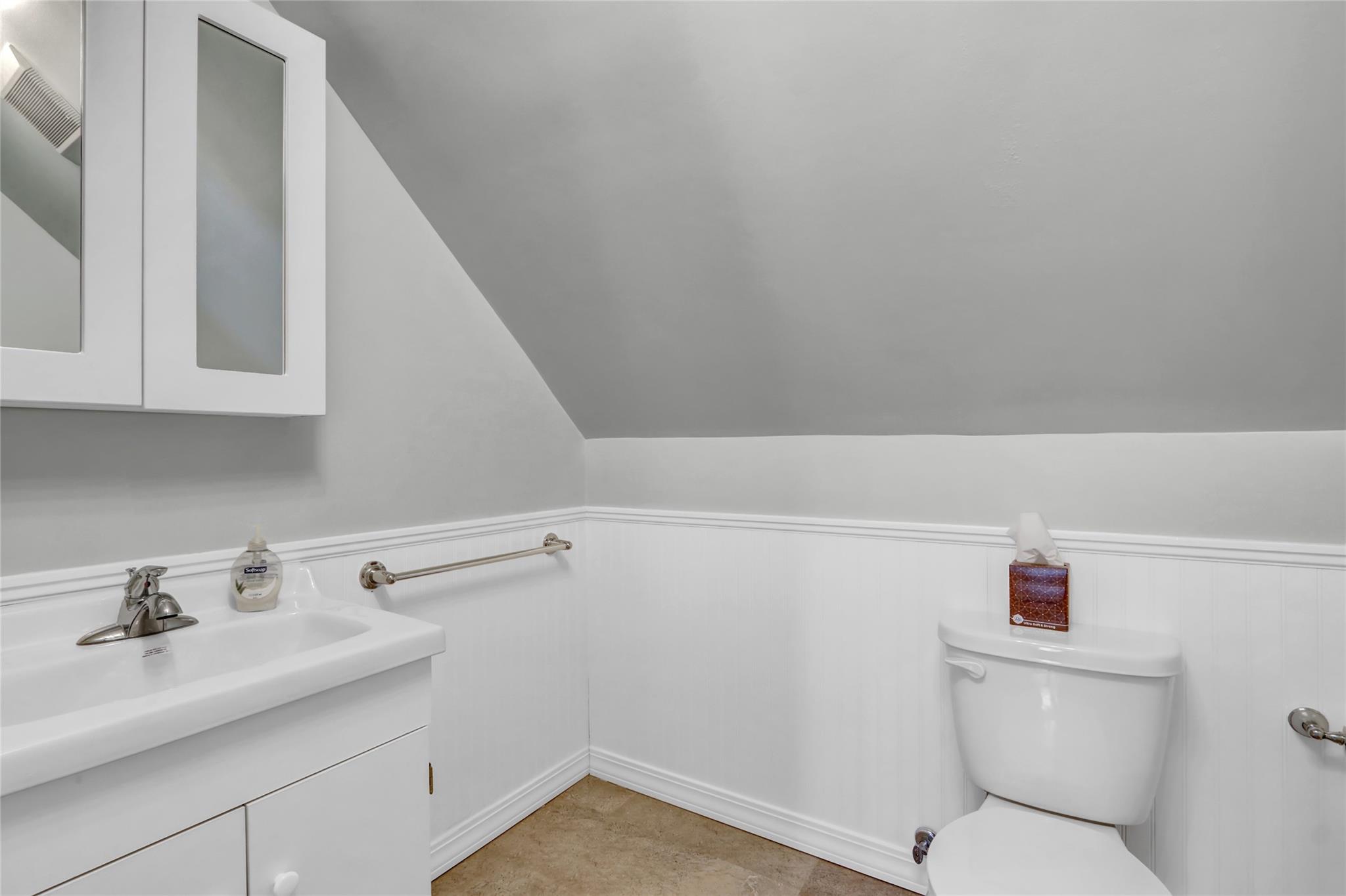 142 Kamda Boulevard, New Hyde Park, NY 11040