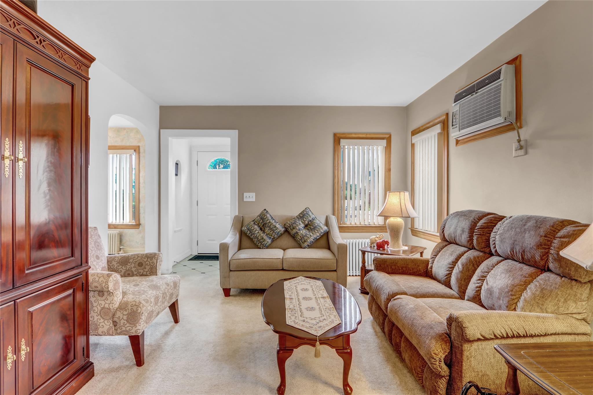 142 Kamda Boulevard, New Hyde Park, NY 11040