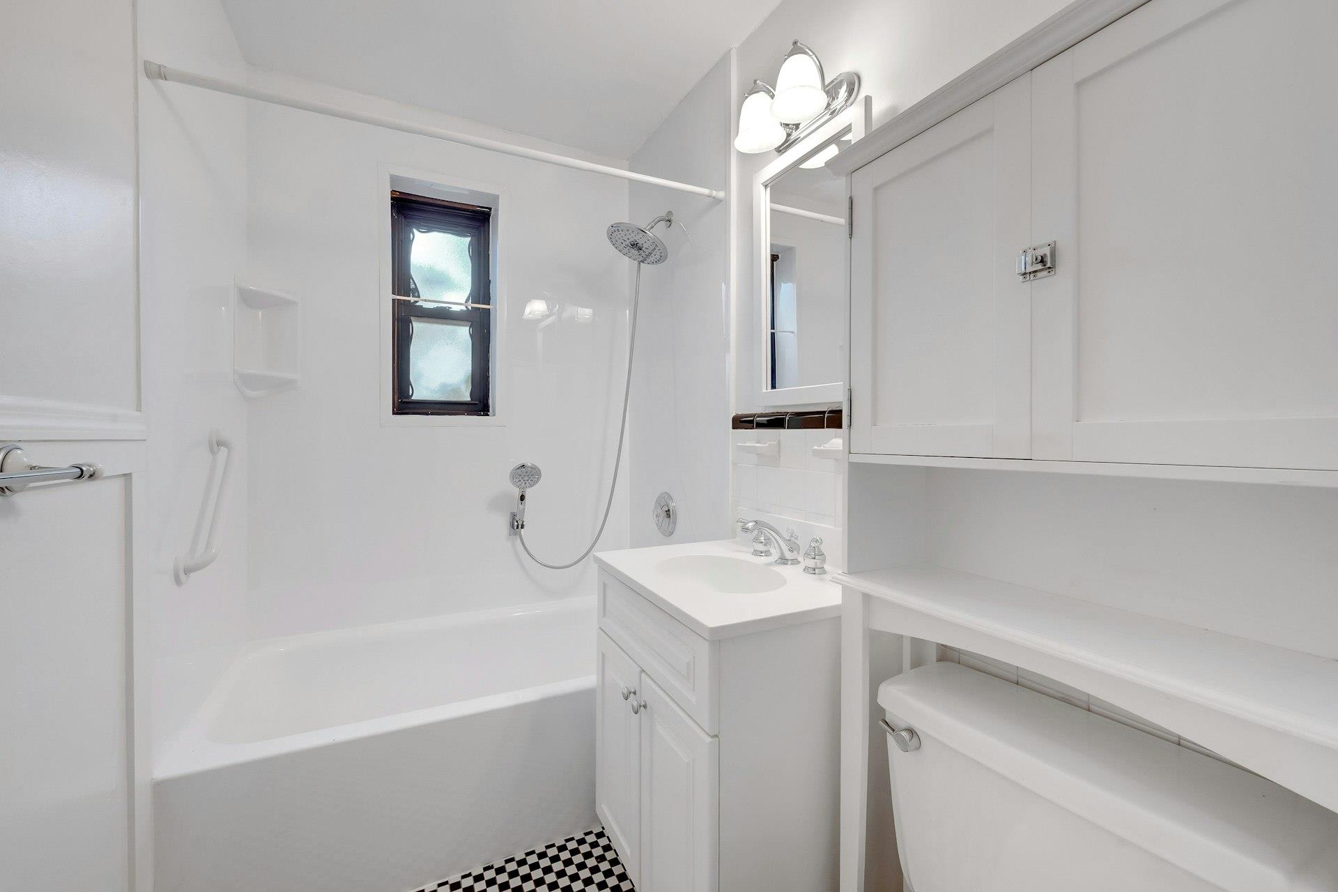 1209 California Road # 1R, Eastchester, NY 10709