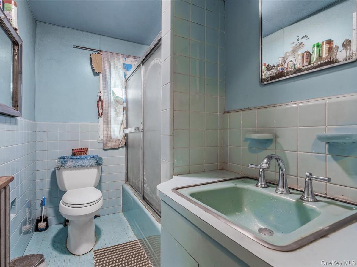 44 Saint Pauls Road S, Hempstead, NY 11550