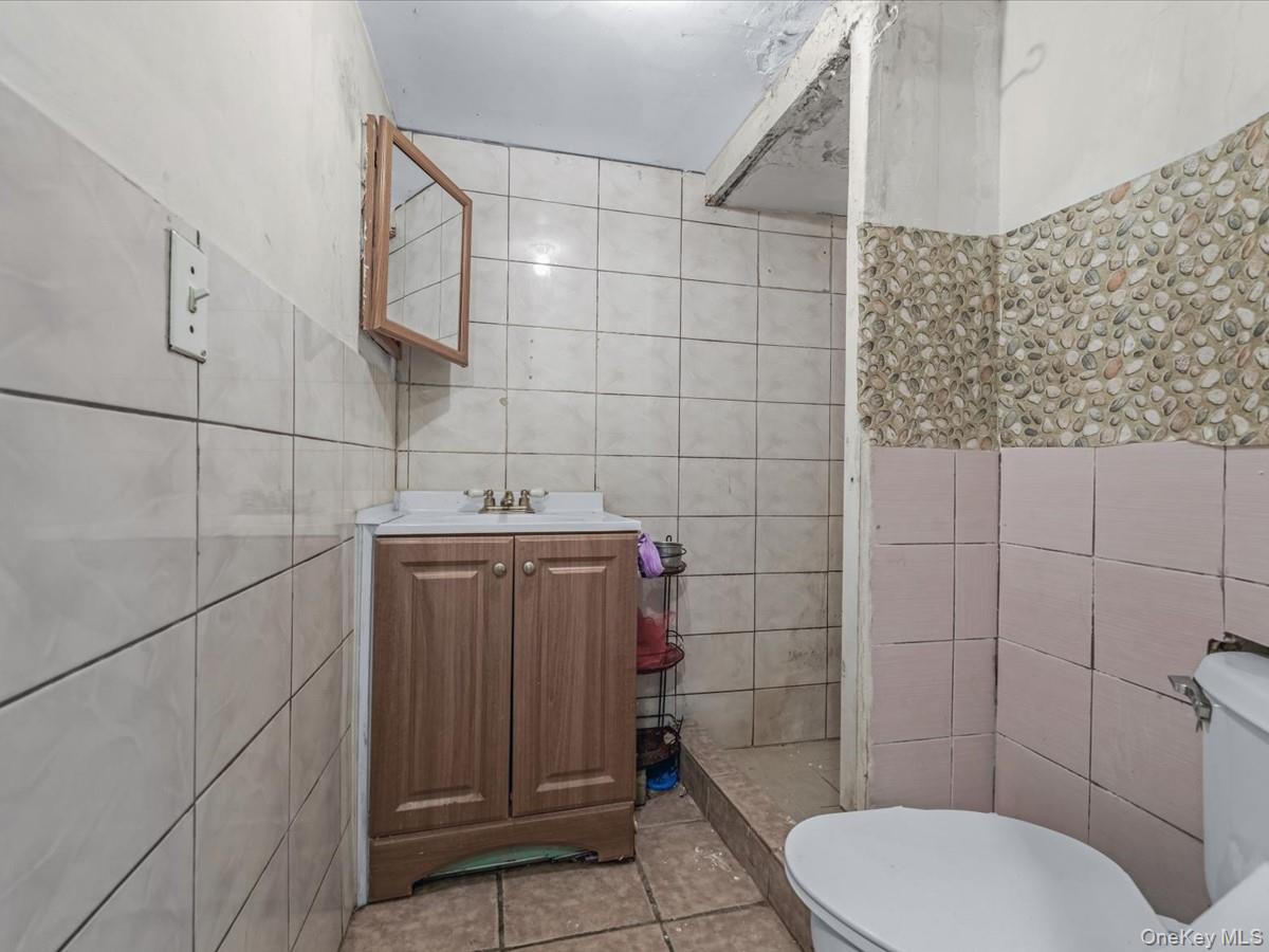 44 Saint Pauls Road S, Hempstead, NY 11550