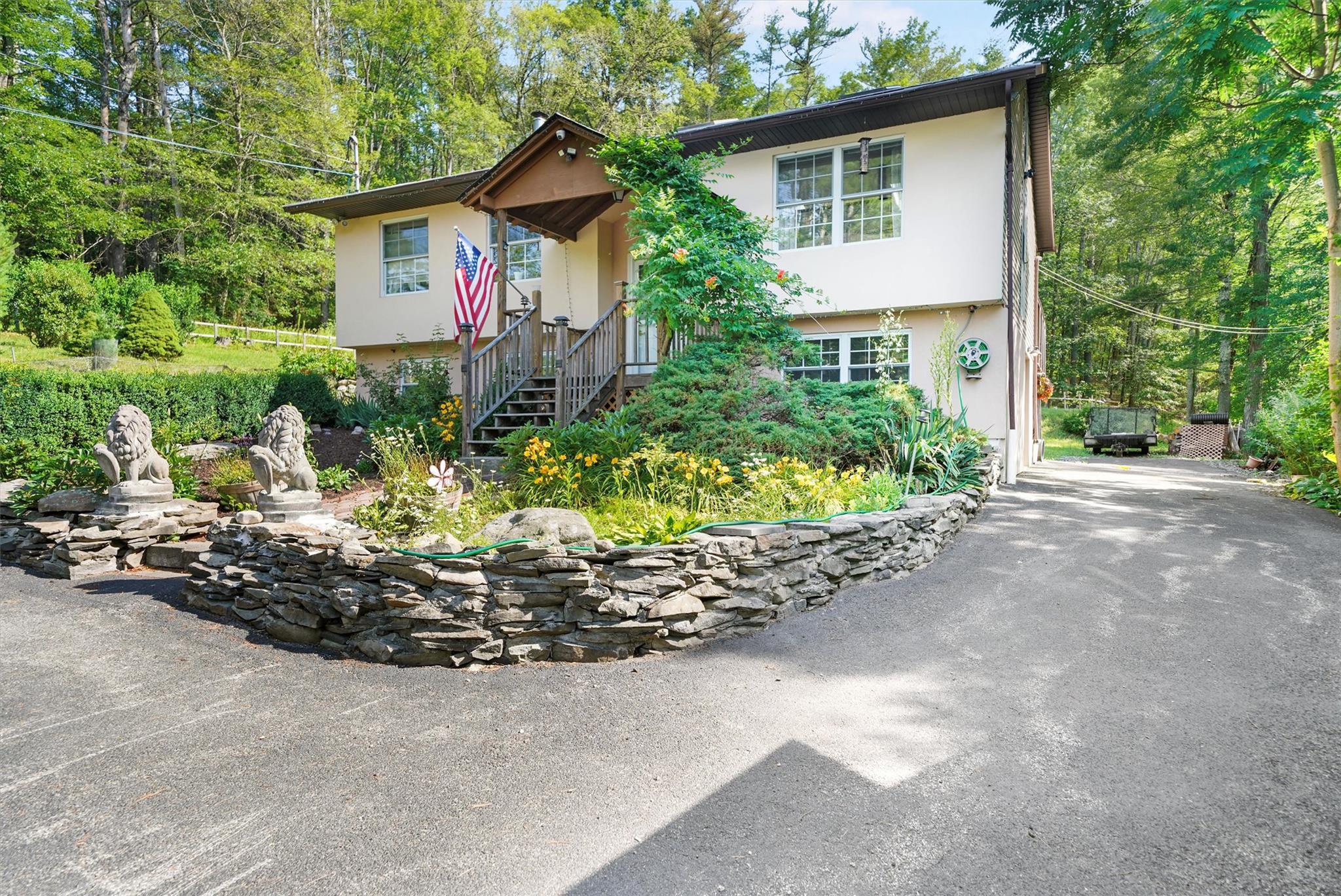 146 Oakland Valley Road, Port Jervis, NY 12729