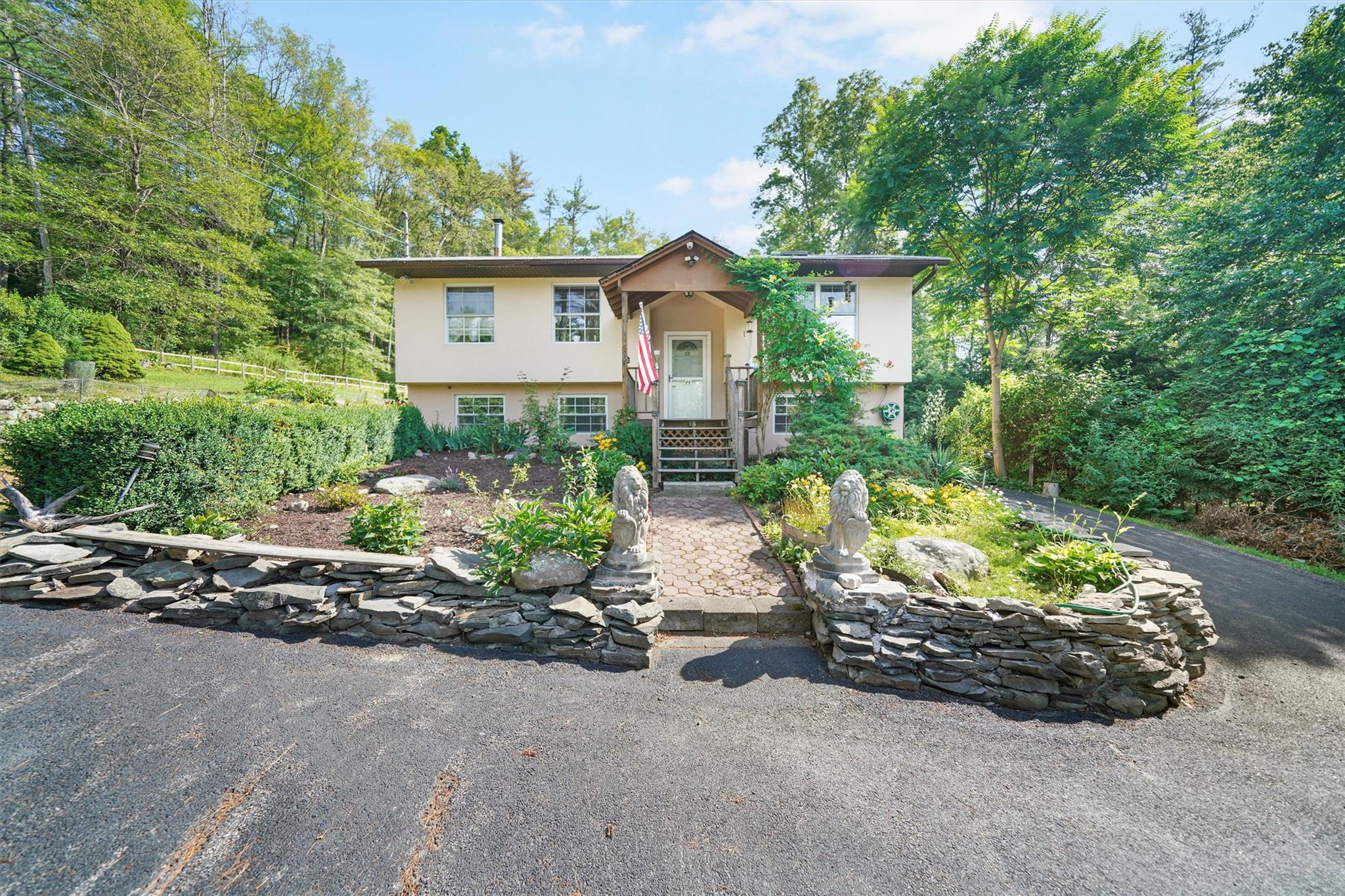 146 Oakland Valley Road, Port Jervis, NY 12729