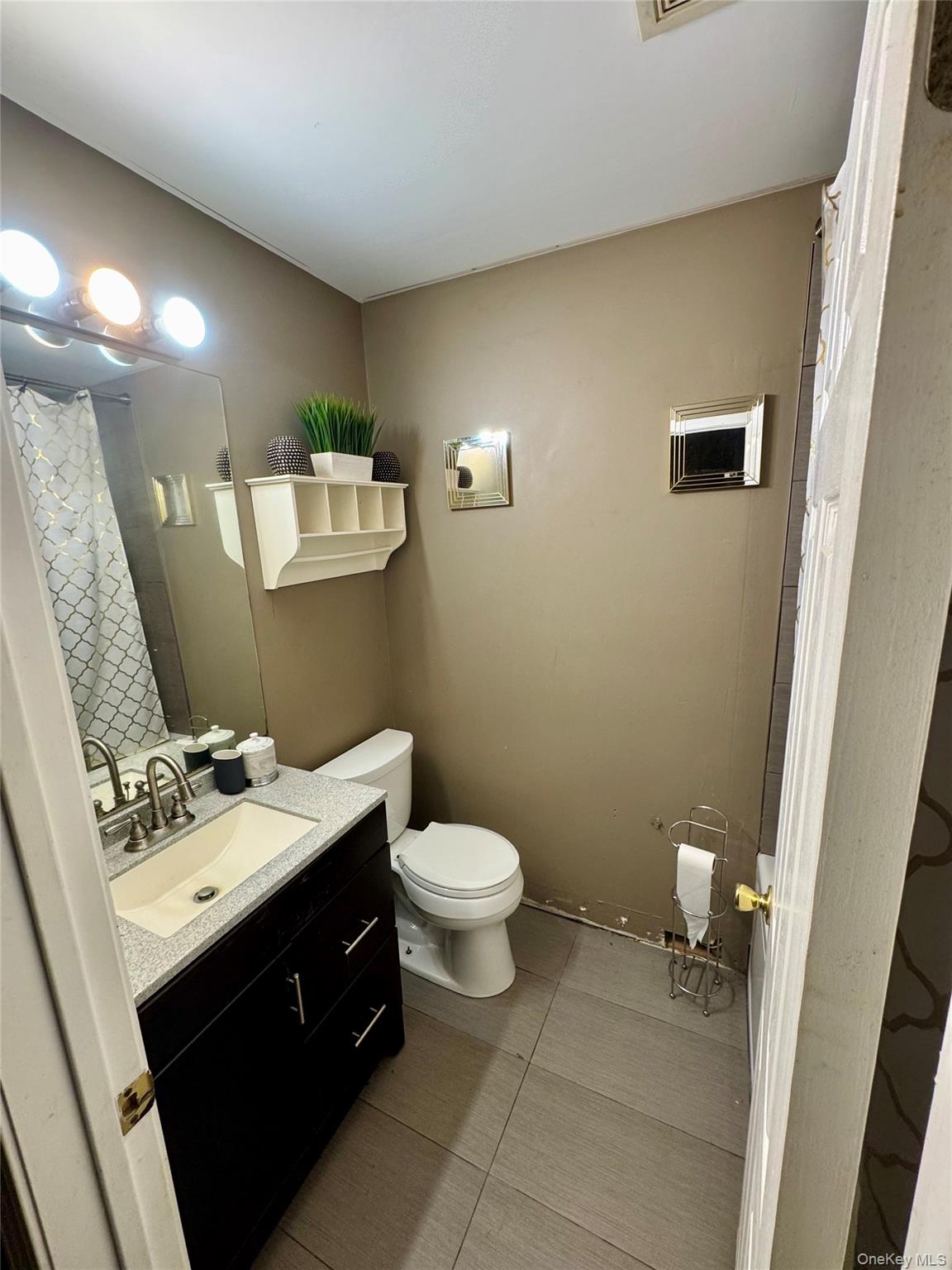 8 Cedardale Loop, Wappingers Falls, NY 12590