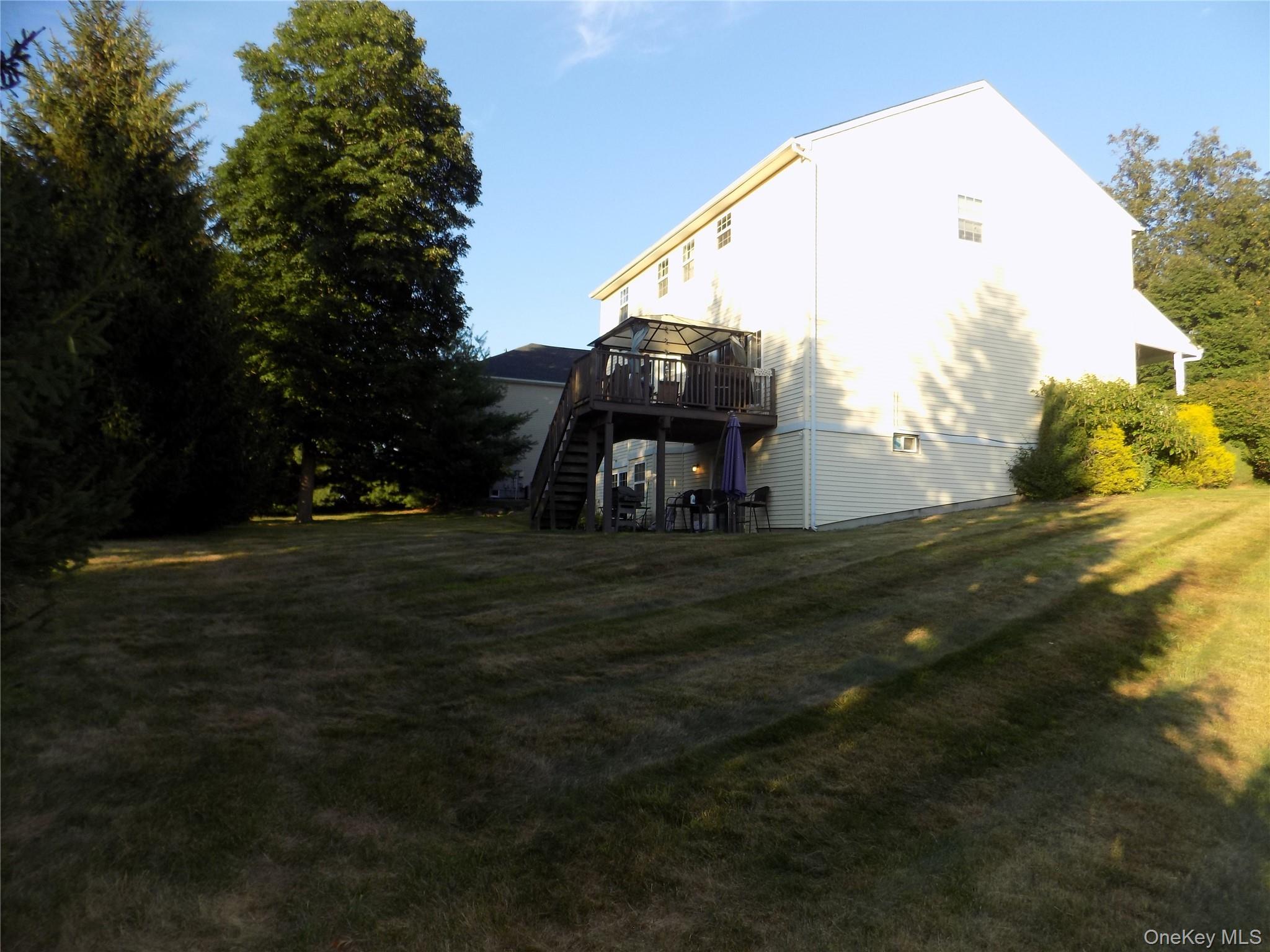 8 Cedardale Loop, Wappingers Falls, NY 12590