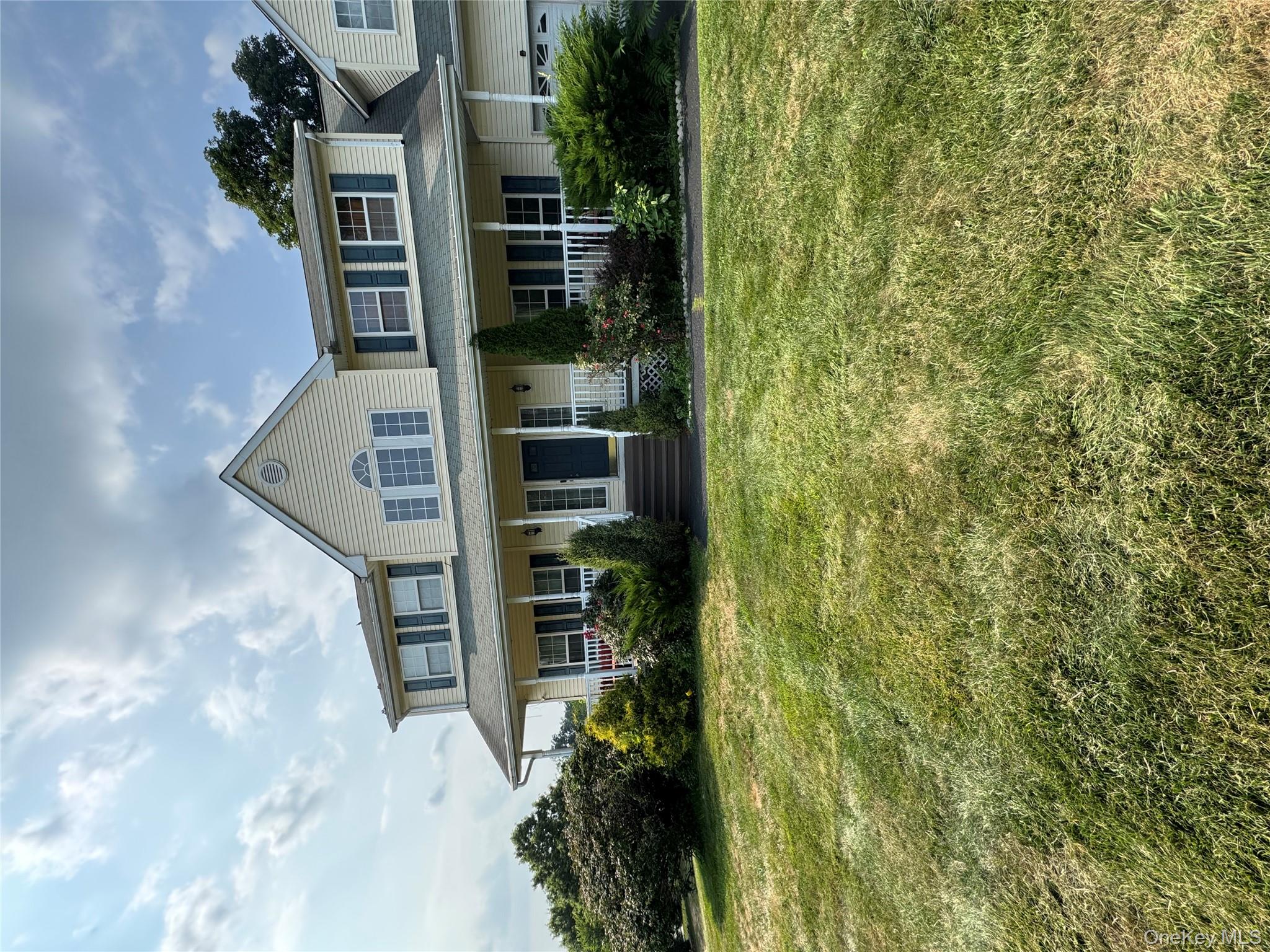 8 Cedardale Loop, Wappingers Falls, NY 12590