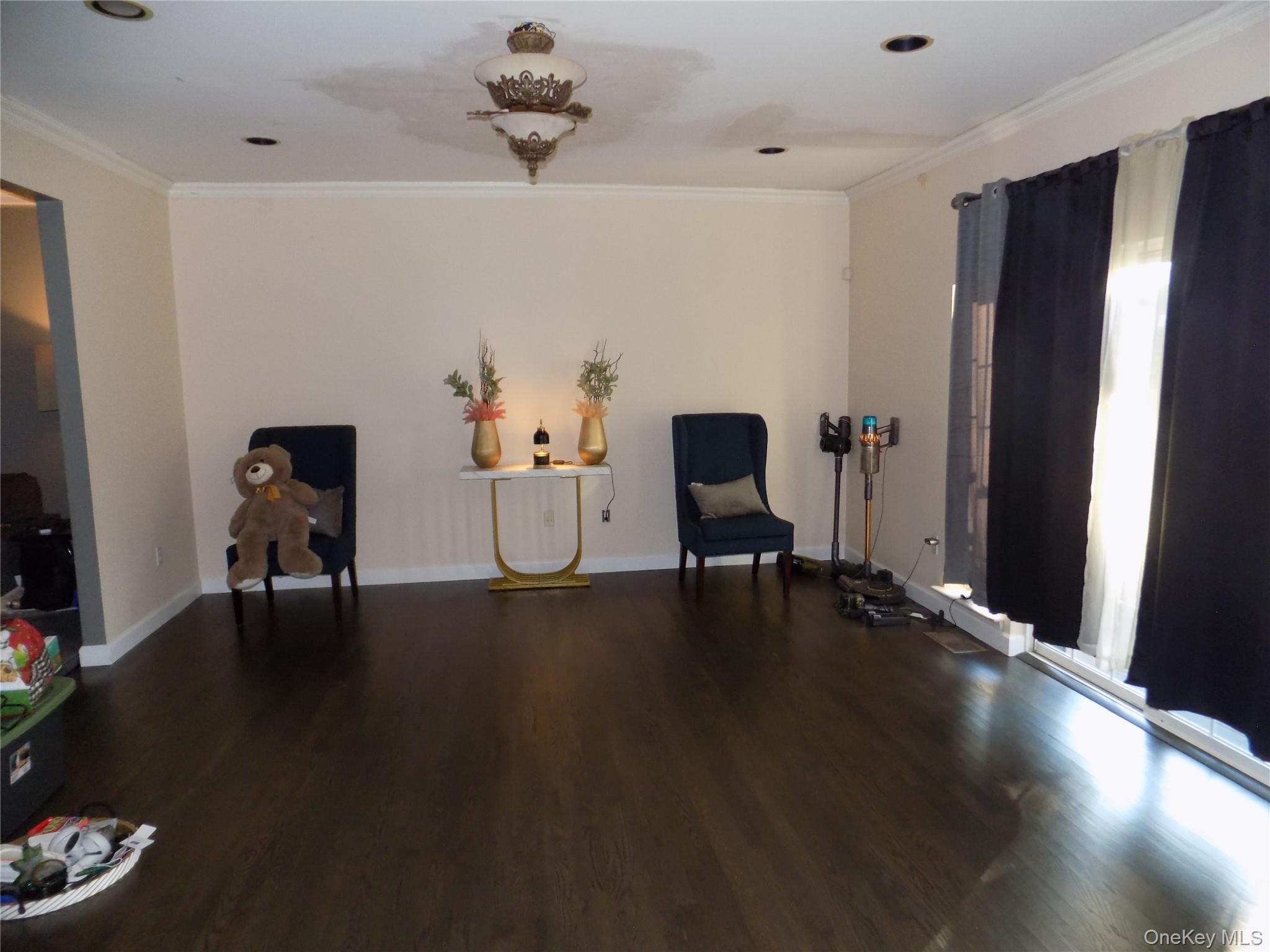 8 Cedardale Loop, Wappingers Falls, NY 12590