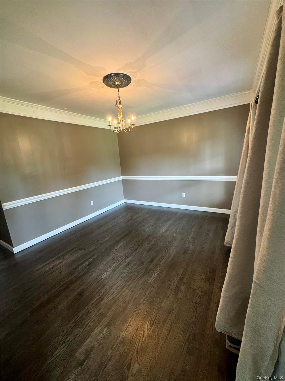 8 Cedardale Loop, Wappingers Falls, NY 12590