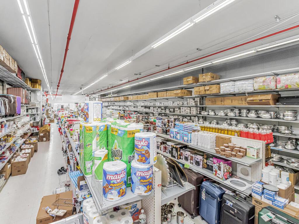 369 E 204th Street # 2nd Floor, Bronx, NY 10467