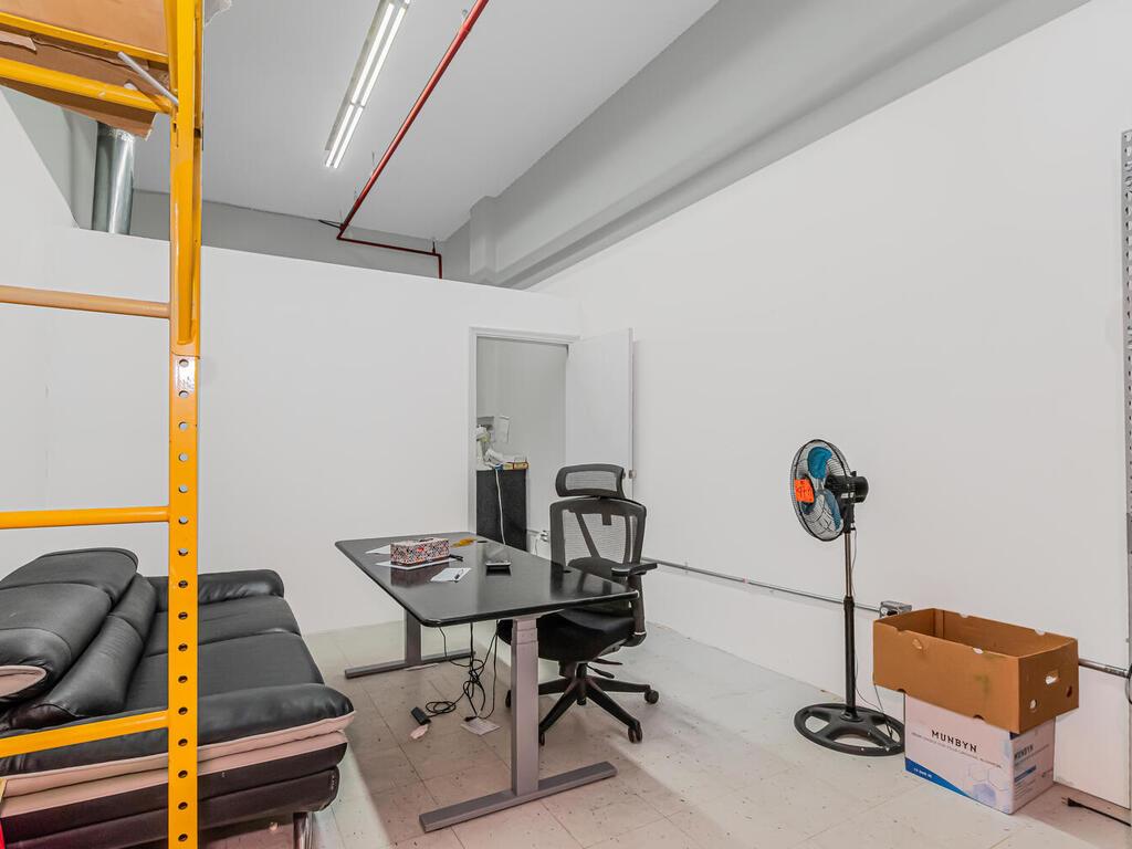 369 E 204th Street # 2nd Floor, Bronx, NY 10467