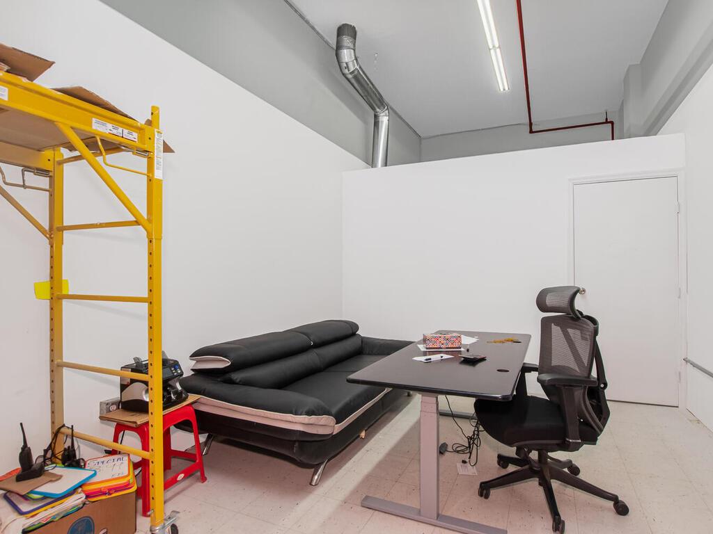 369 E 204th Street # 2nd Floor, Bronx, NY 10467