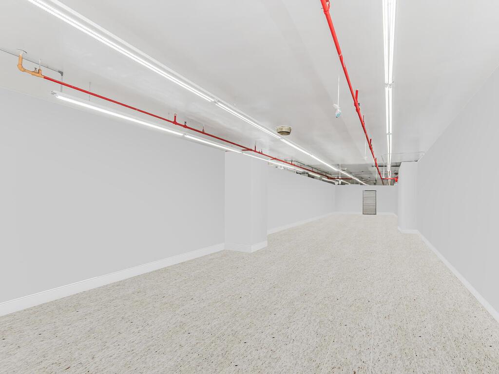 369 E 204th Street # 2nd Floor, Bronx, NY 10467