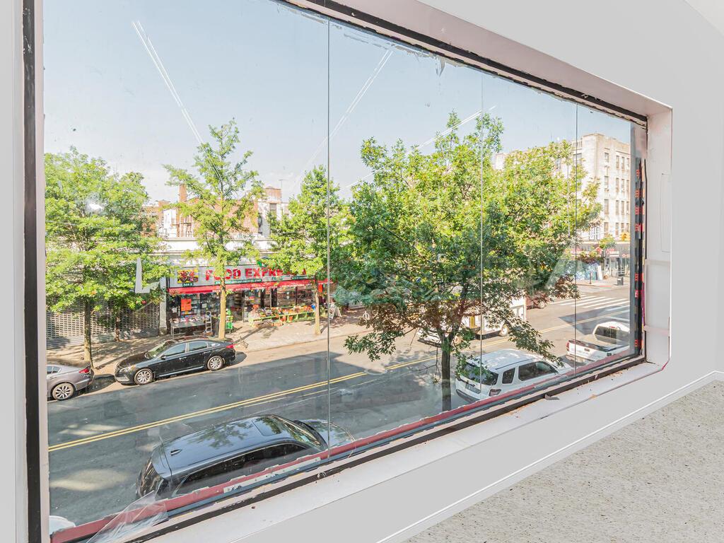 369 E 204th Street # 2nd Floor, Bronx, NY 10467