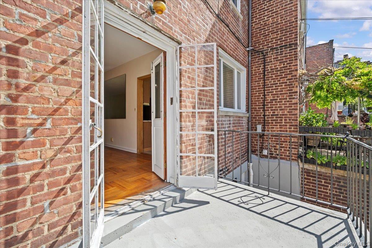 140 Van cortlandt park south, Bronx, NY 10463