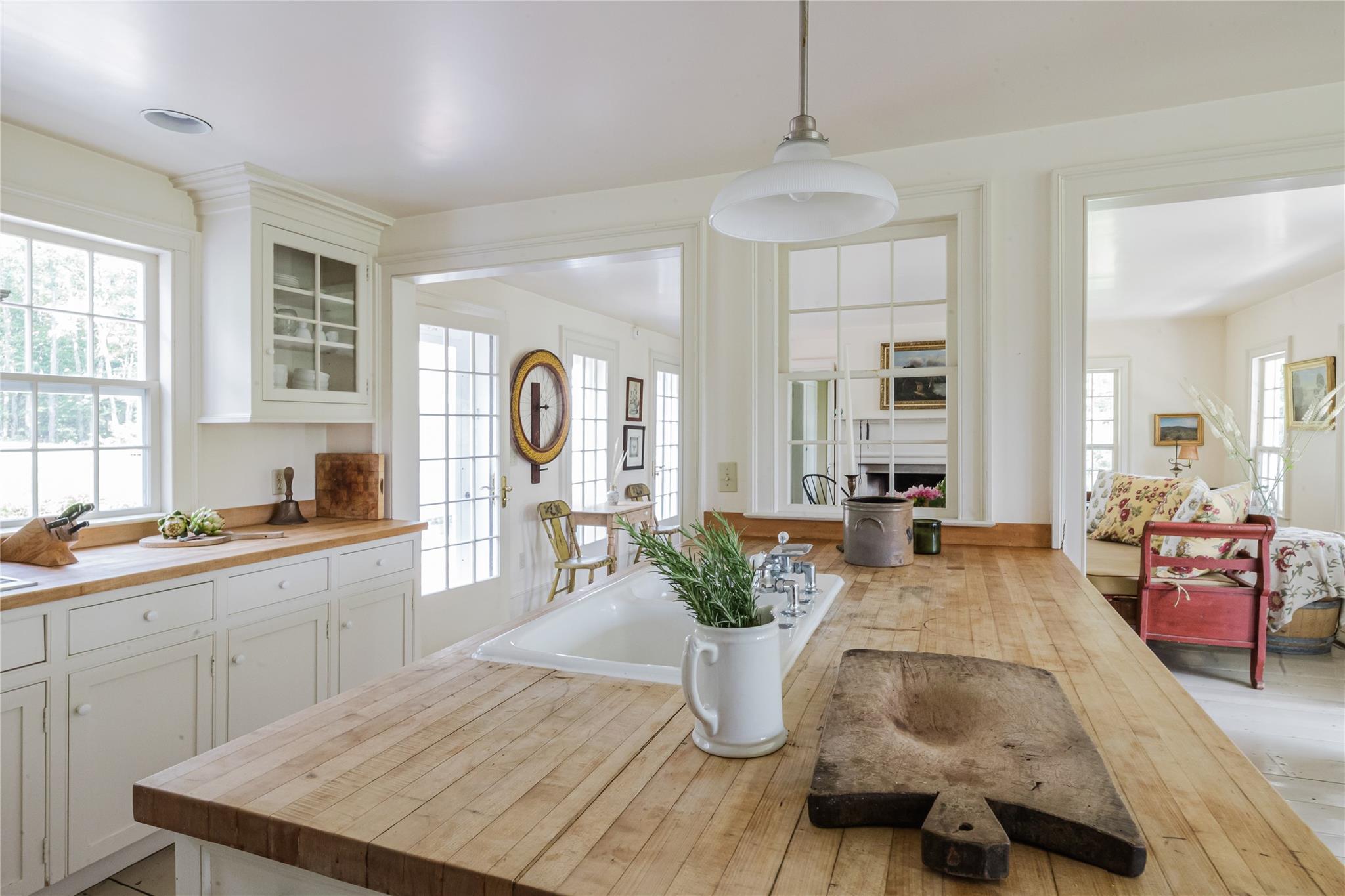 439 Kelly Road, New Lebanon, NY 12060