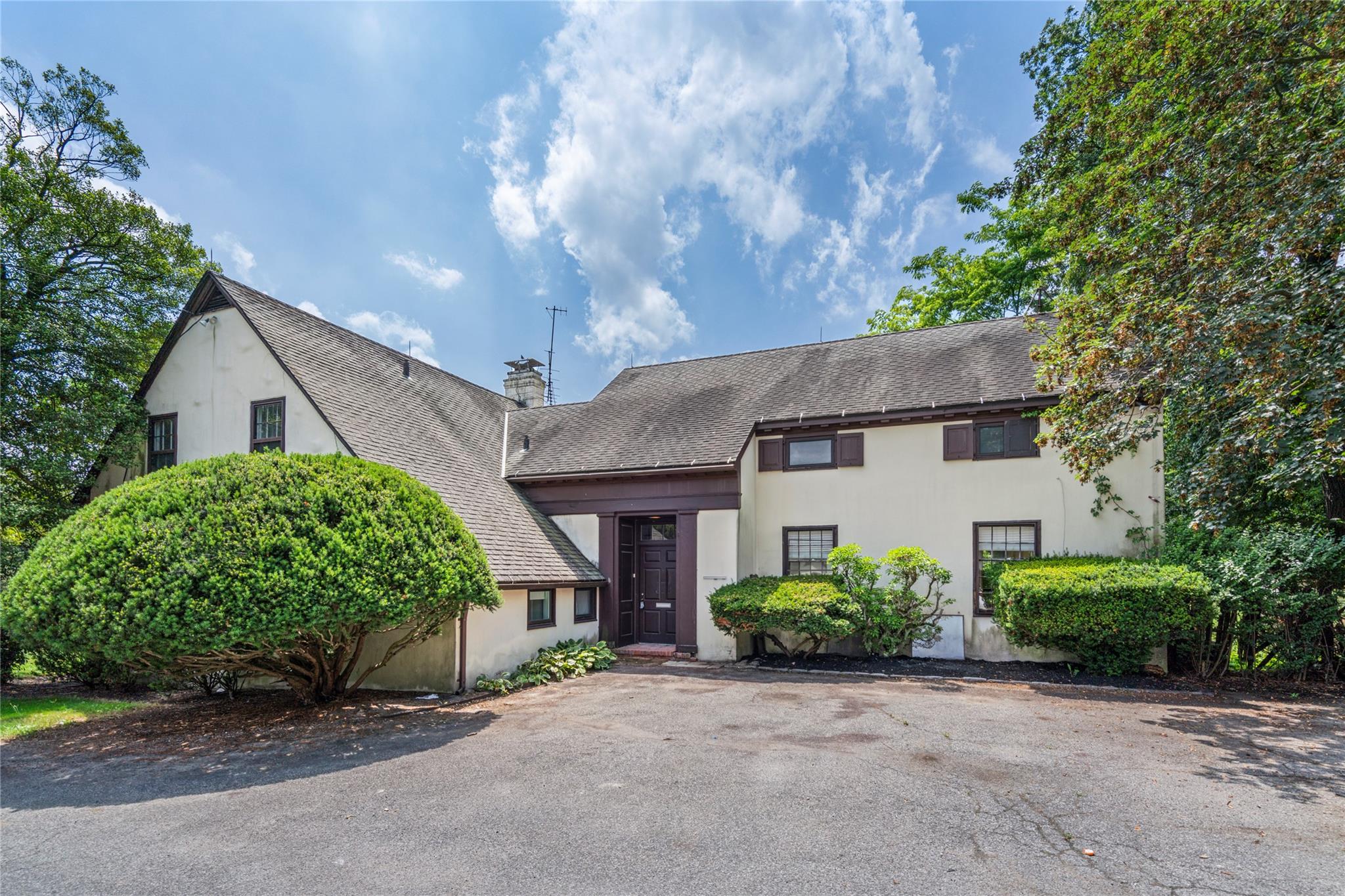 203B Store Hill Road, Old Westbury, NY 11568