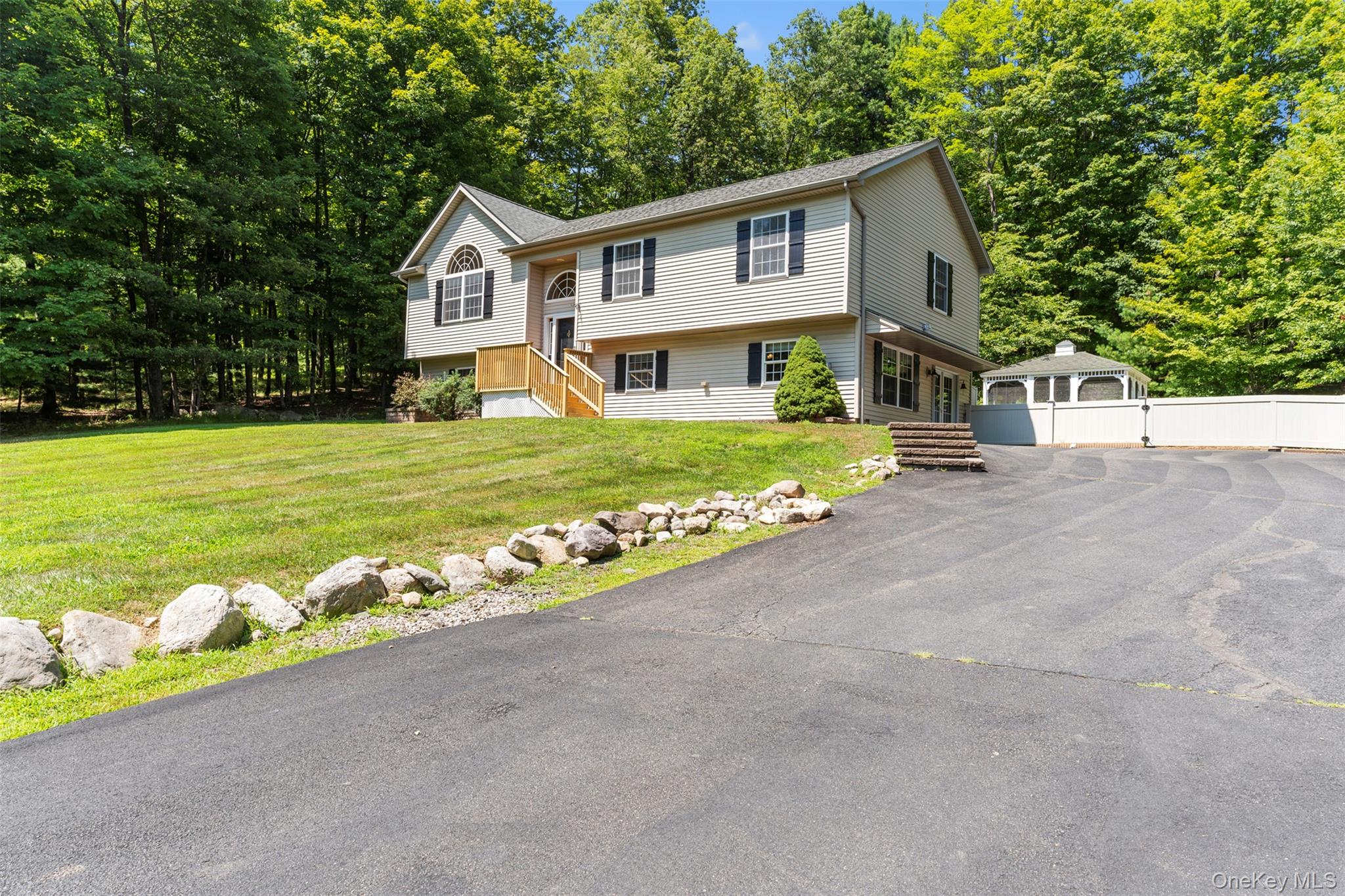 101 Hansburg Road, Pine Bush, NY 12566