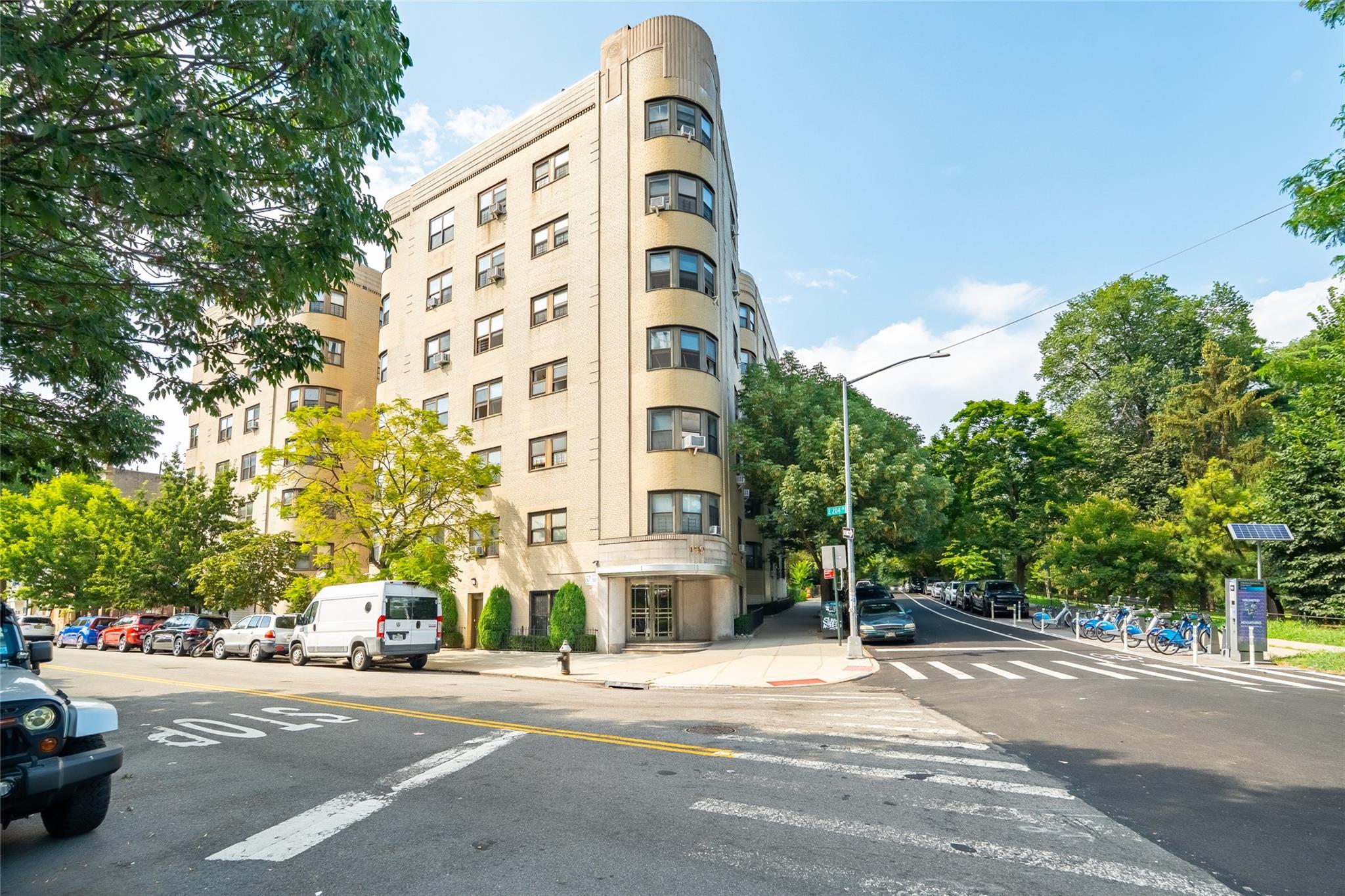 190 E Mosholu Parkway S # 4G, Bronx, NY 10458