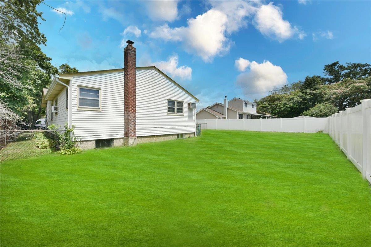 212 N Cedar Street, Massapequa, NY 11758