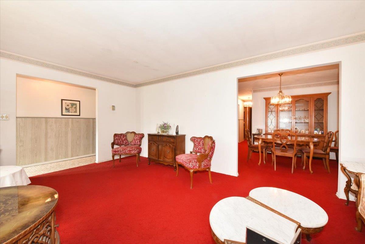 212 N Cedar Street, Massapequa, NY 11758