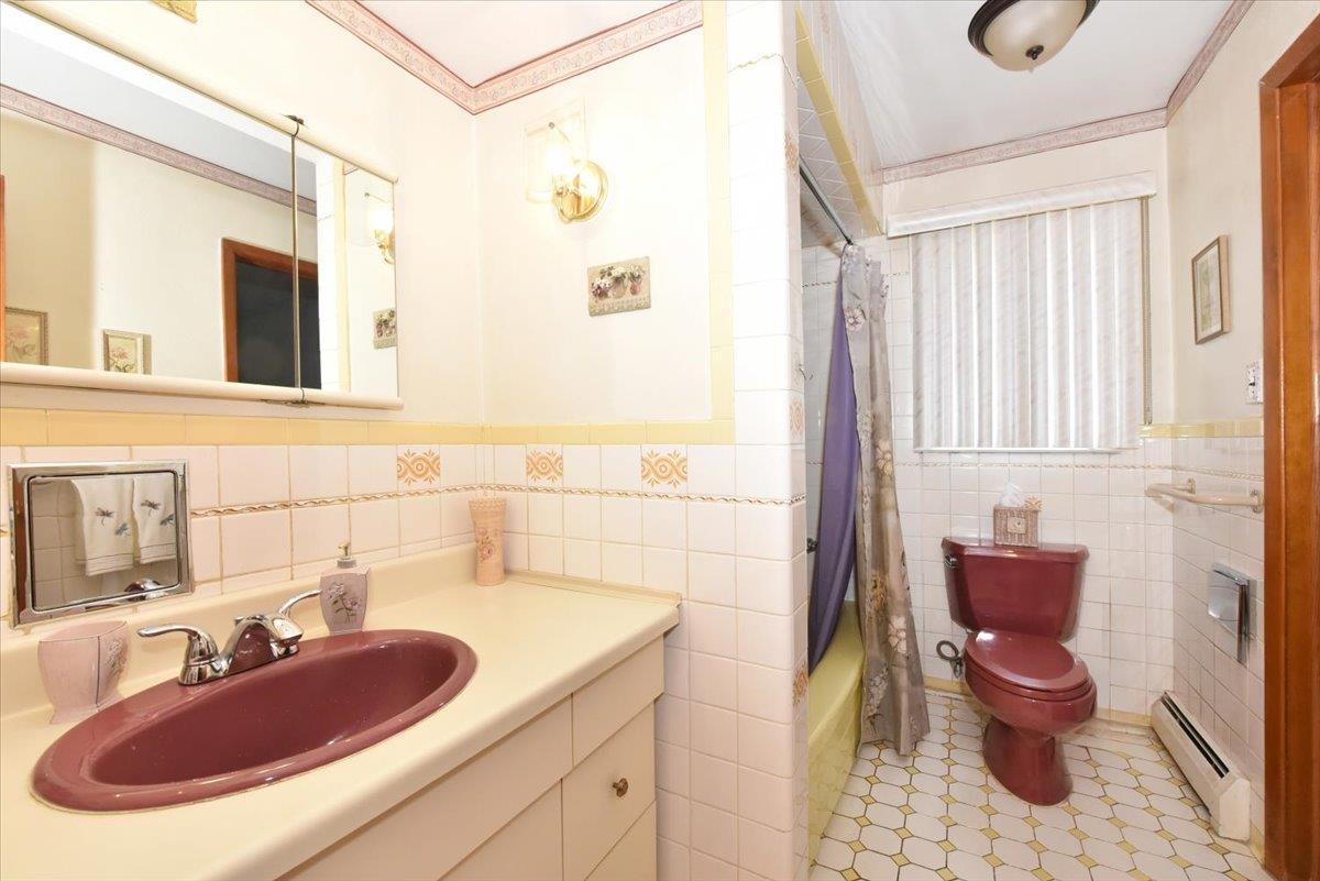 212 N Cedar Street, Massapequa, NY 11758