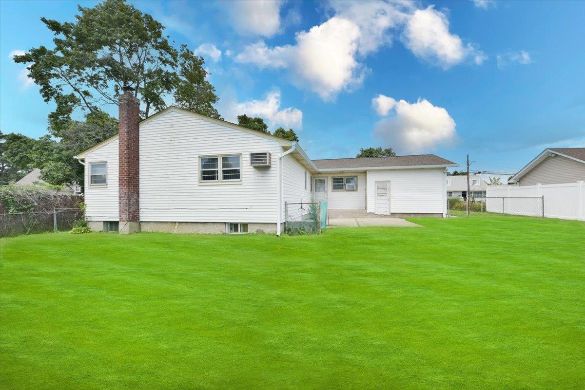 212 N Cedar Street, Massapequa, NY 11758