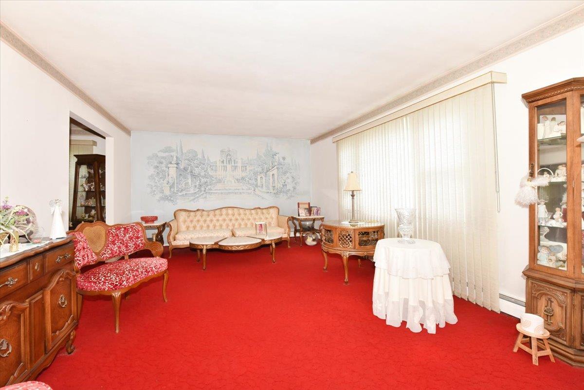 212 N Cedar Street, Massapequa, NY 11758