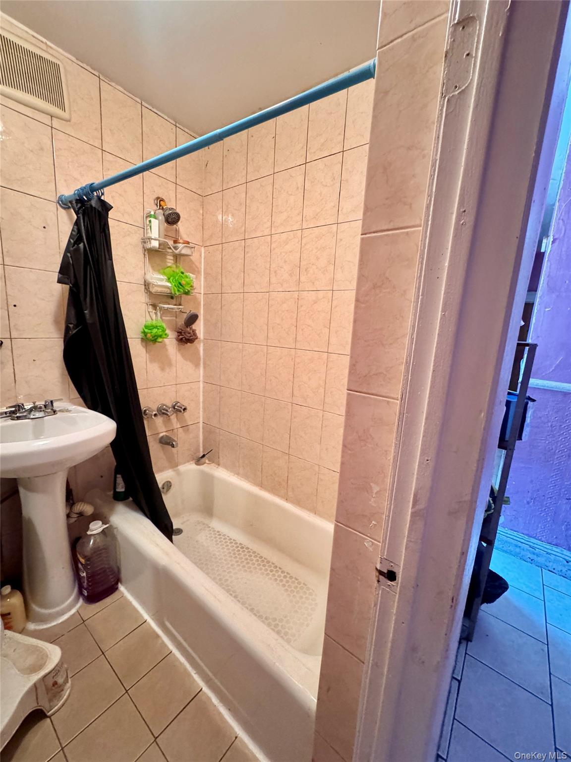 106-16 Corona Ave, Corona, NY 11368