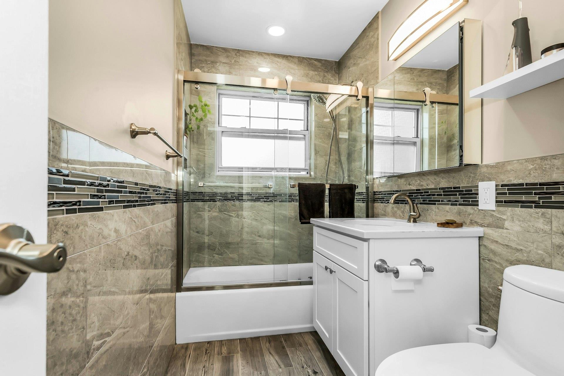 324 Post Avenue # 5-J, Westbury, NY 11590