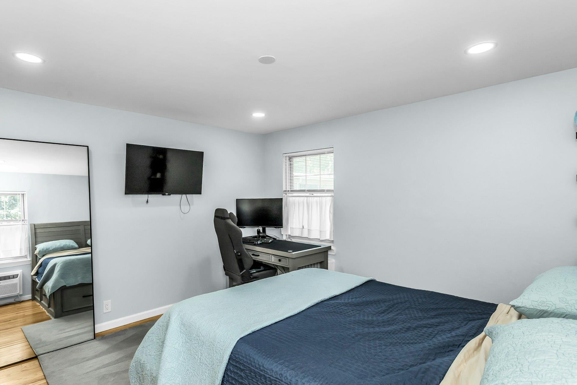 324 Post Avenue # 5-J, Westbury, NY 11590