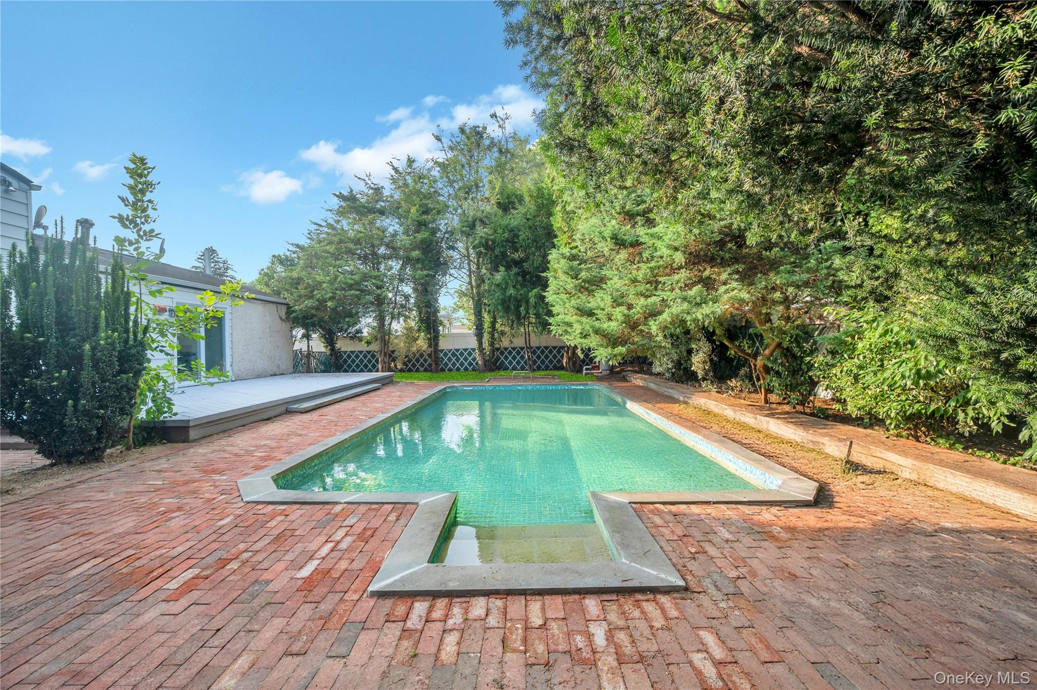 295 W 24th Street, Deer Park, NY 11729