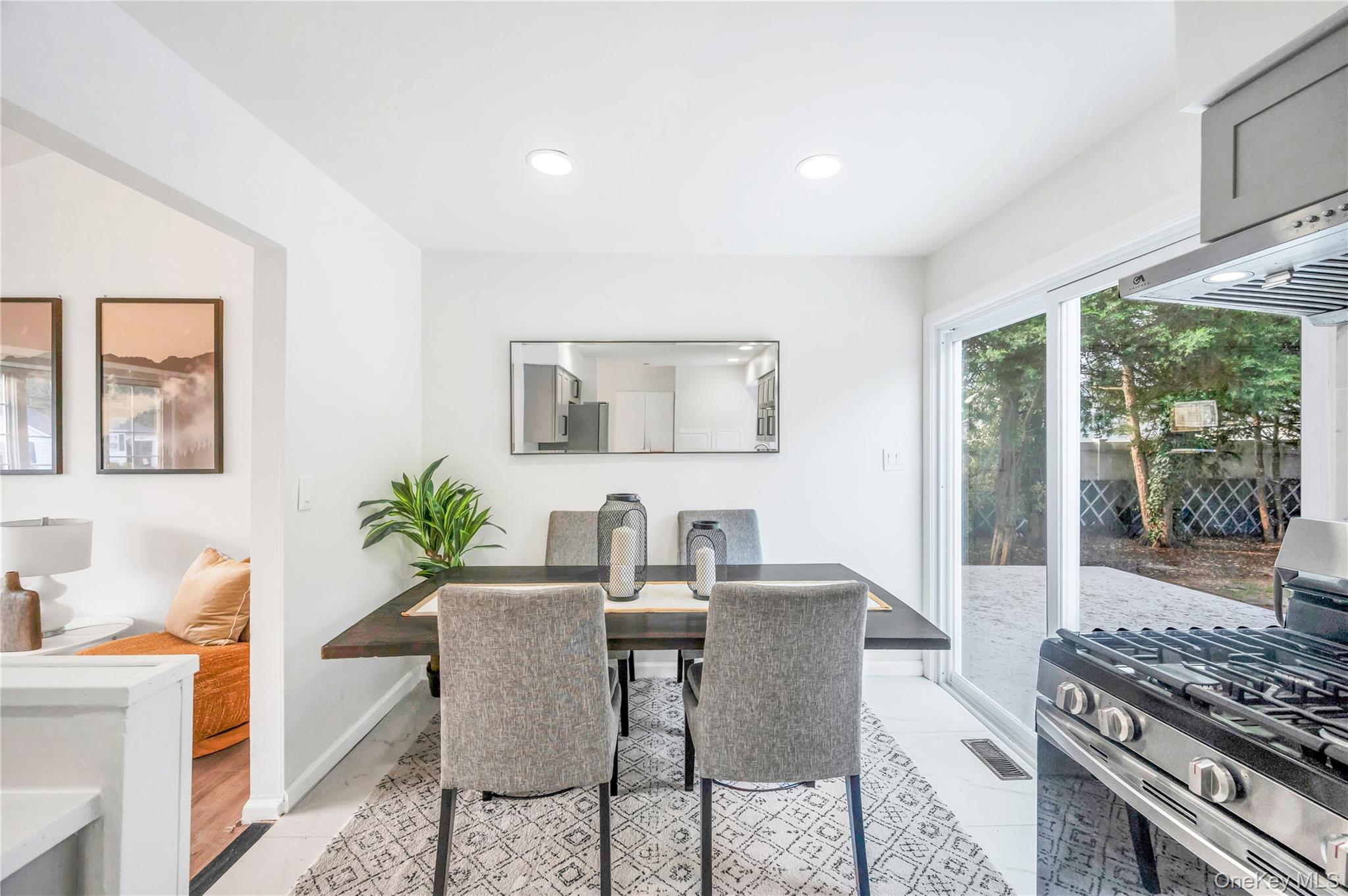 295 W 24th Street, Deer Park, NY 11729