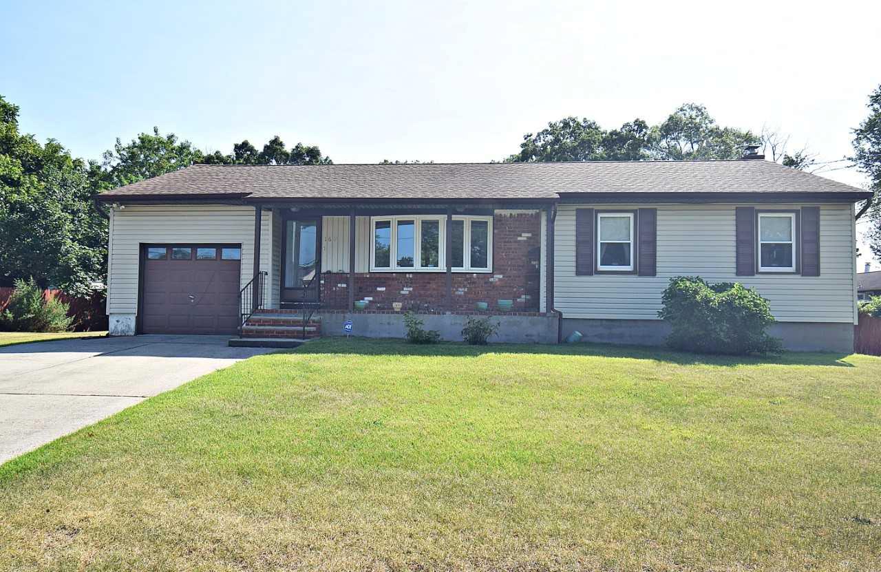 169 N 25th Street, Wheatley Heights, NY 11798