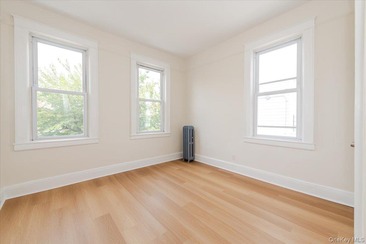 959 Van Nest Ave, Bronx, NY 10462