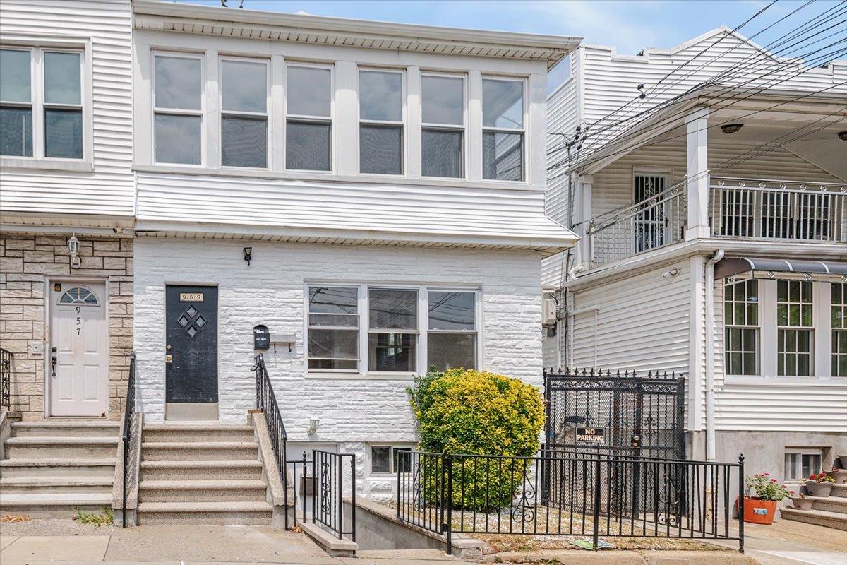 959 Van Nest Ave, Bronx, NY 10462