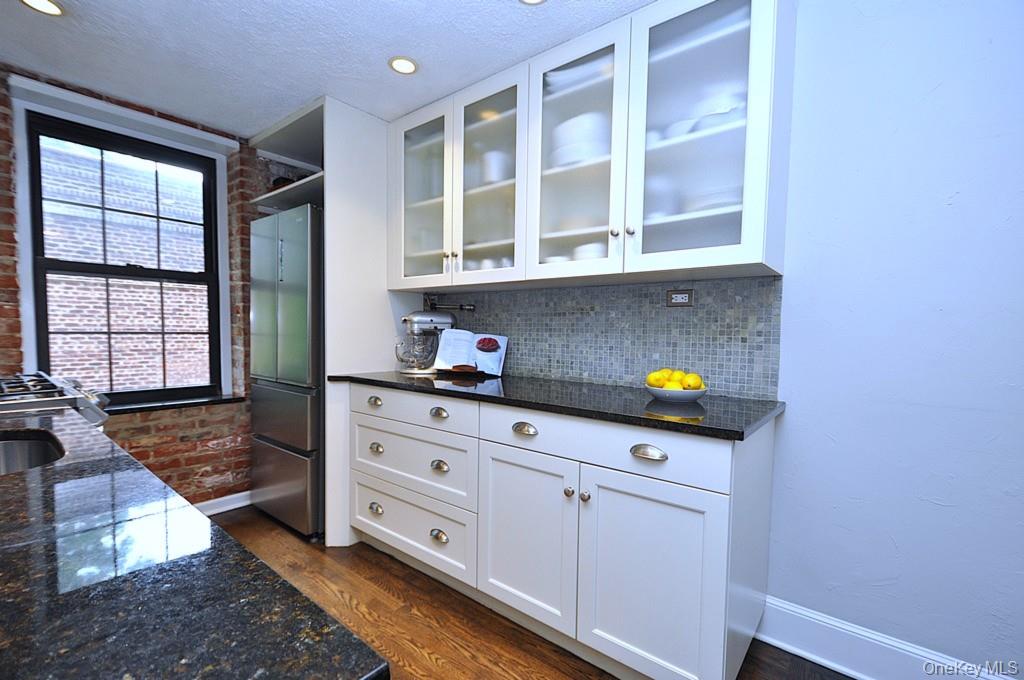 105 Garth Road # 1L, Scarsdale, NY 10583